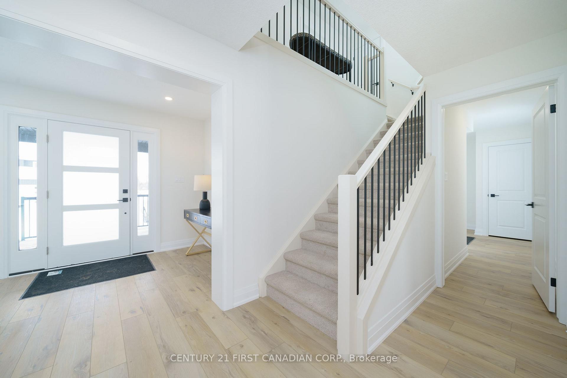 Photo 4 of 62 Postma Crescent, North Middlesex, Alisa Craig — HOMEH