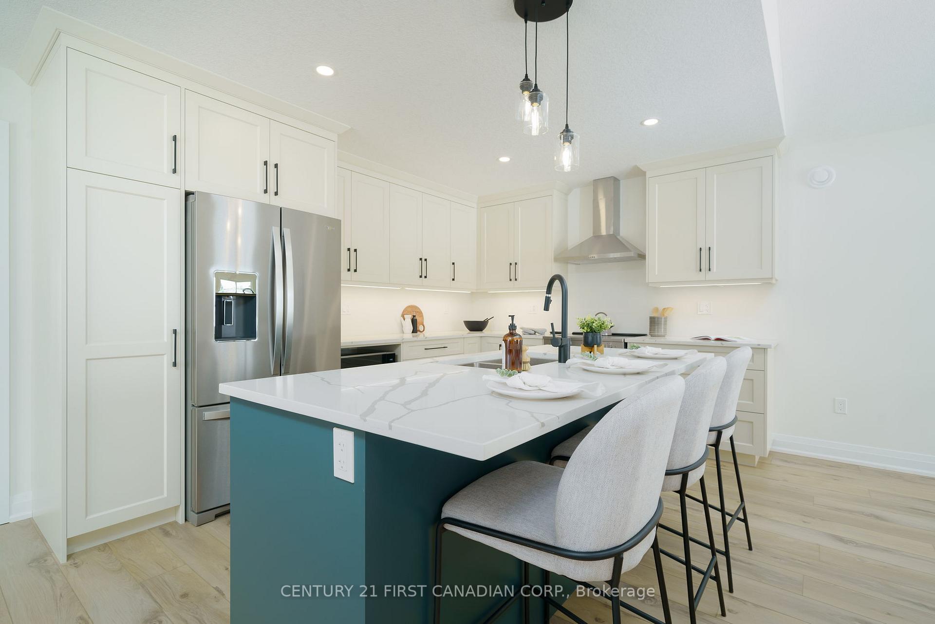 Photo 6 of 62 Postma Crescent, North Middlesex, Alisa Craig — HOMEH
