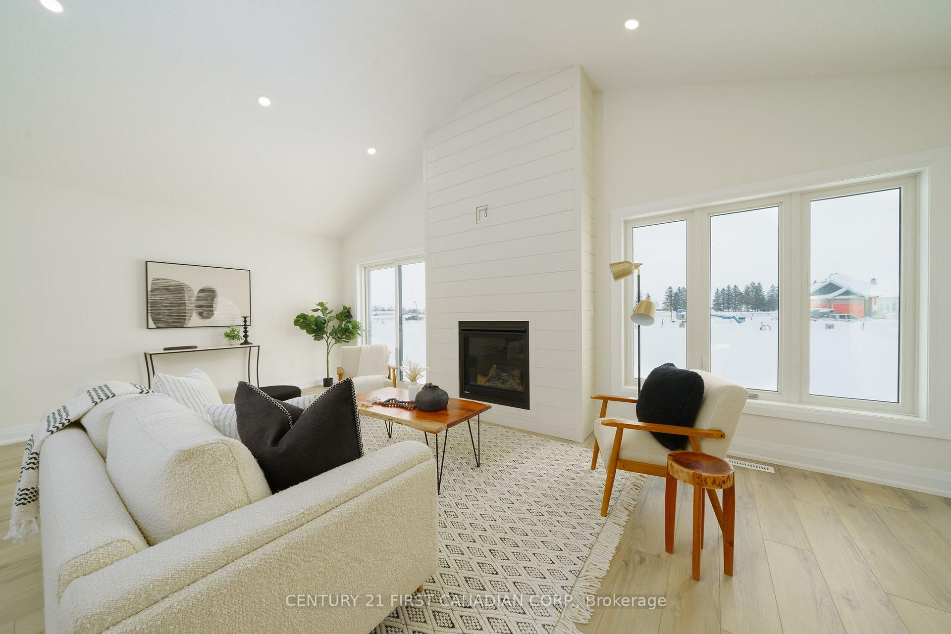 Photo 10 of 62 Postma Crescent, North Middlesex, Alisa Craig — HOMEH