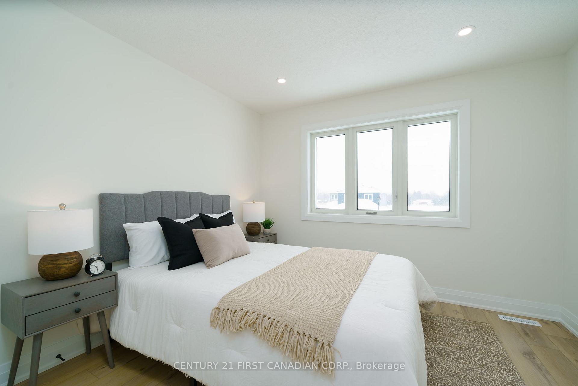 Photo 18 of 62 Postma Crescent, North Middlesex, Alisa Craig — HOMEH