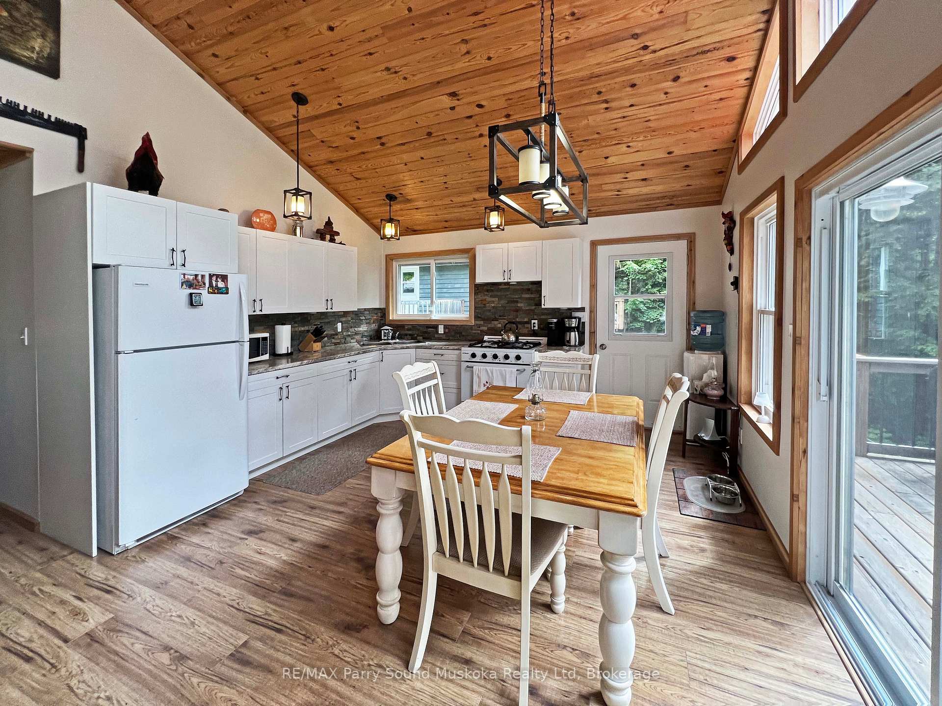 Photo 14 of 994 Toad Lake, Parry Sound Remote Area, Wilson — HOMEH