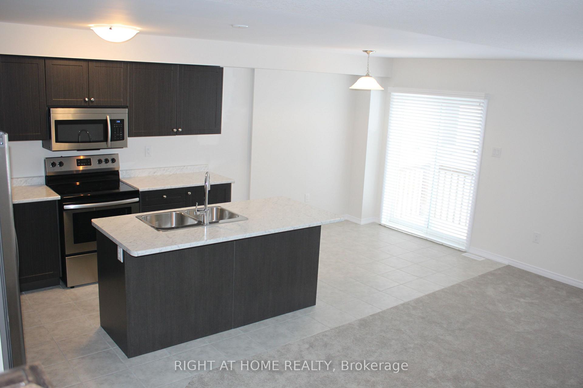 Photo 2 of 7730 White Pine Crescent, Niagara Falls, Brown — HOMEH