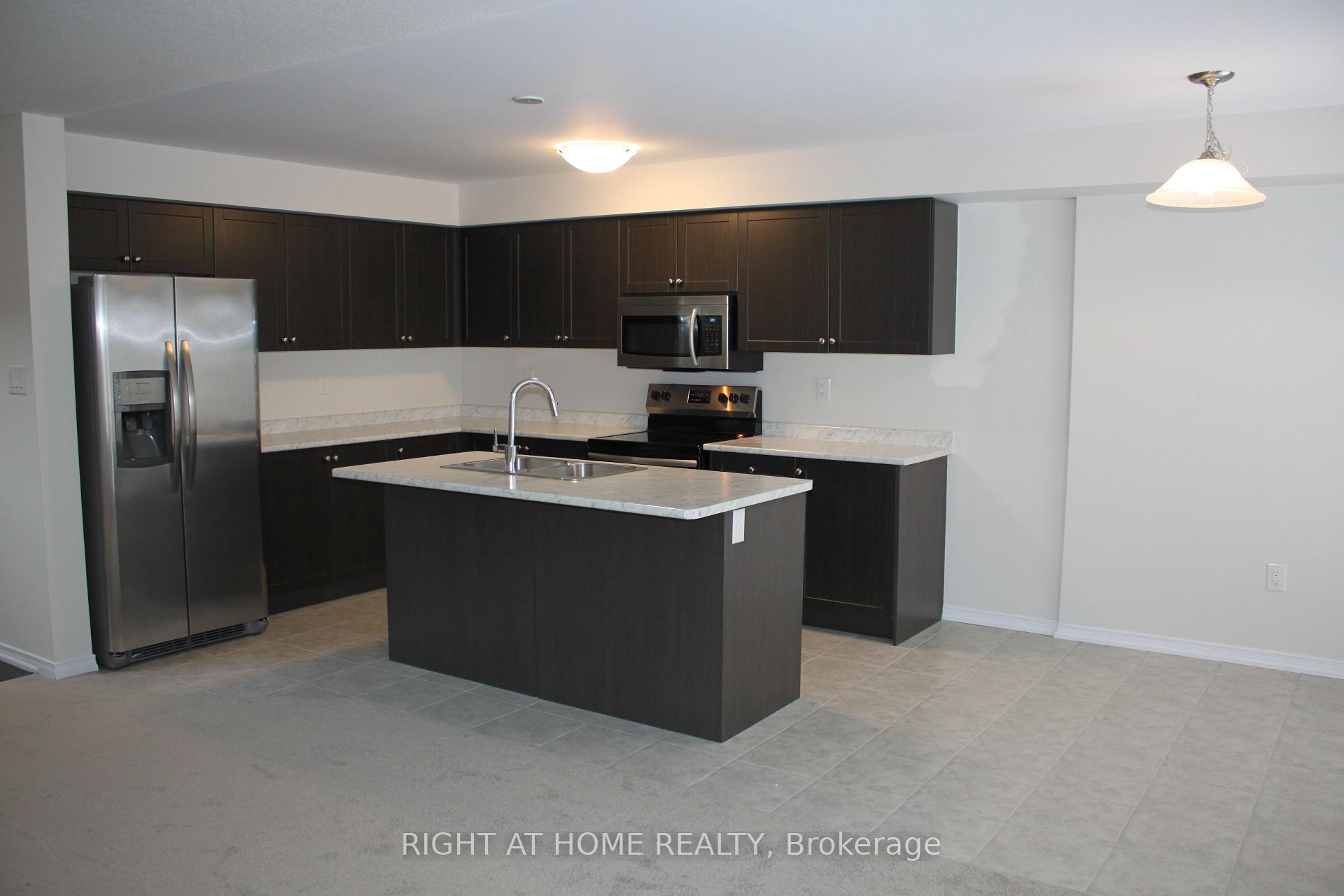Photo 3 of 7730 White Pine Crescent, Niagara Falls, Brown — HOMEH