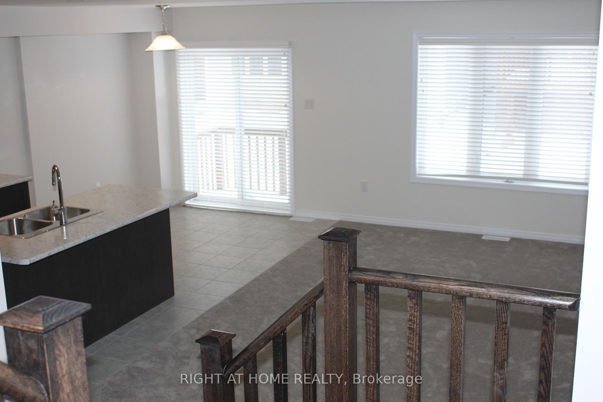 Photo 5 of 7730 White Pine Crescent, Niagara Falls, Brown — HOMEH