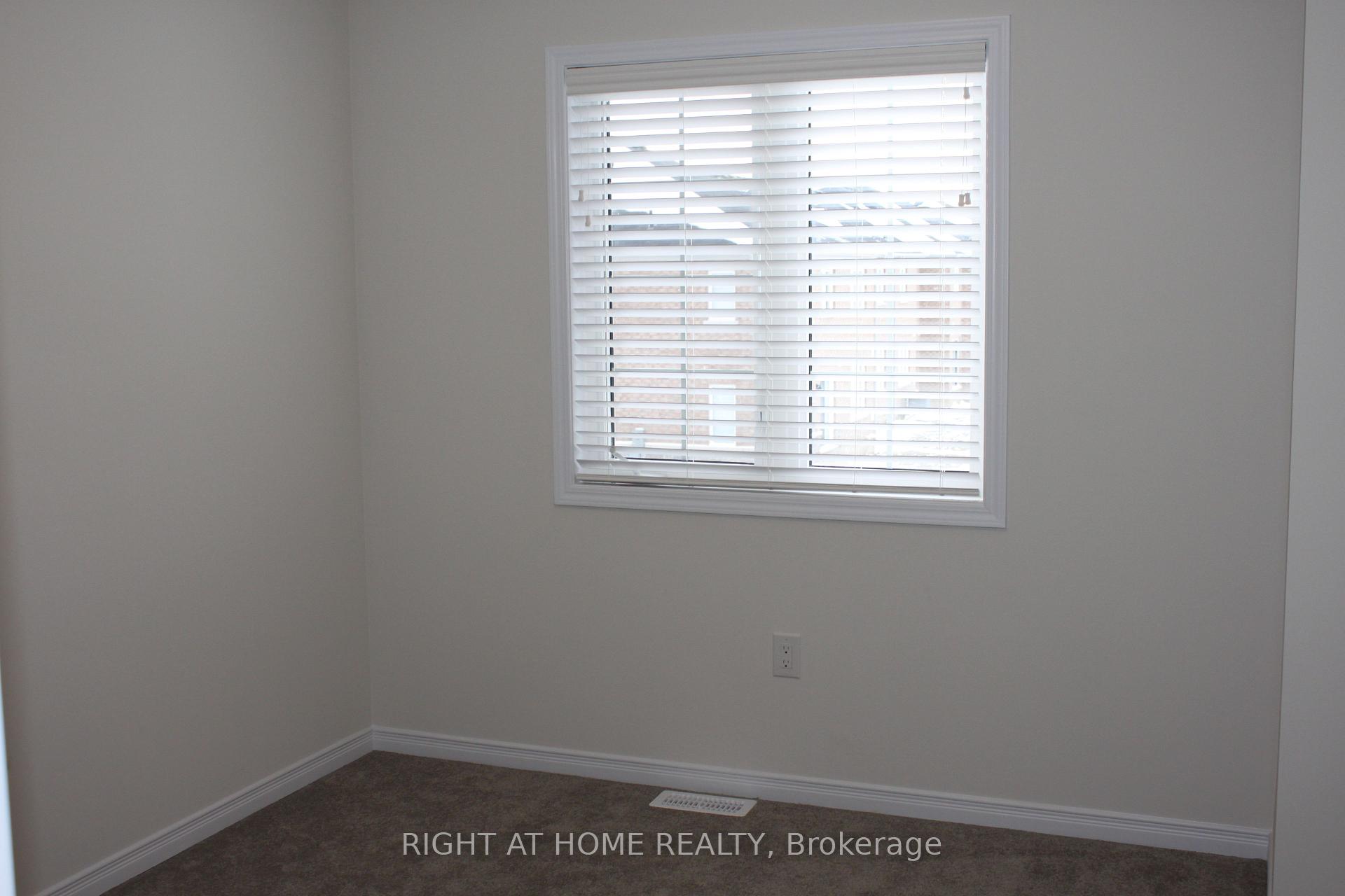 Photo 13 of 7730 White Pine Crescent, Niagara Falls, Brown — HOMEH