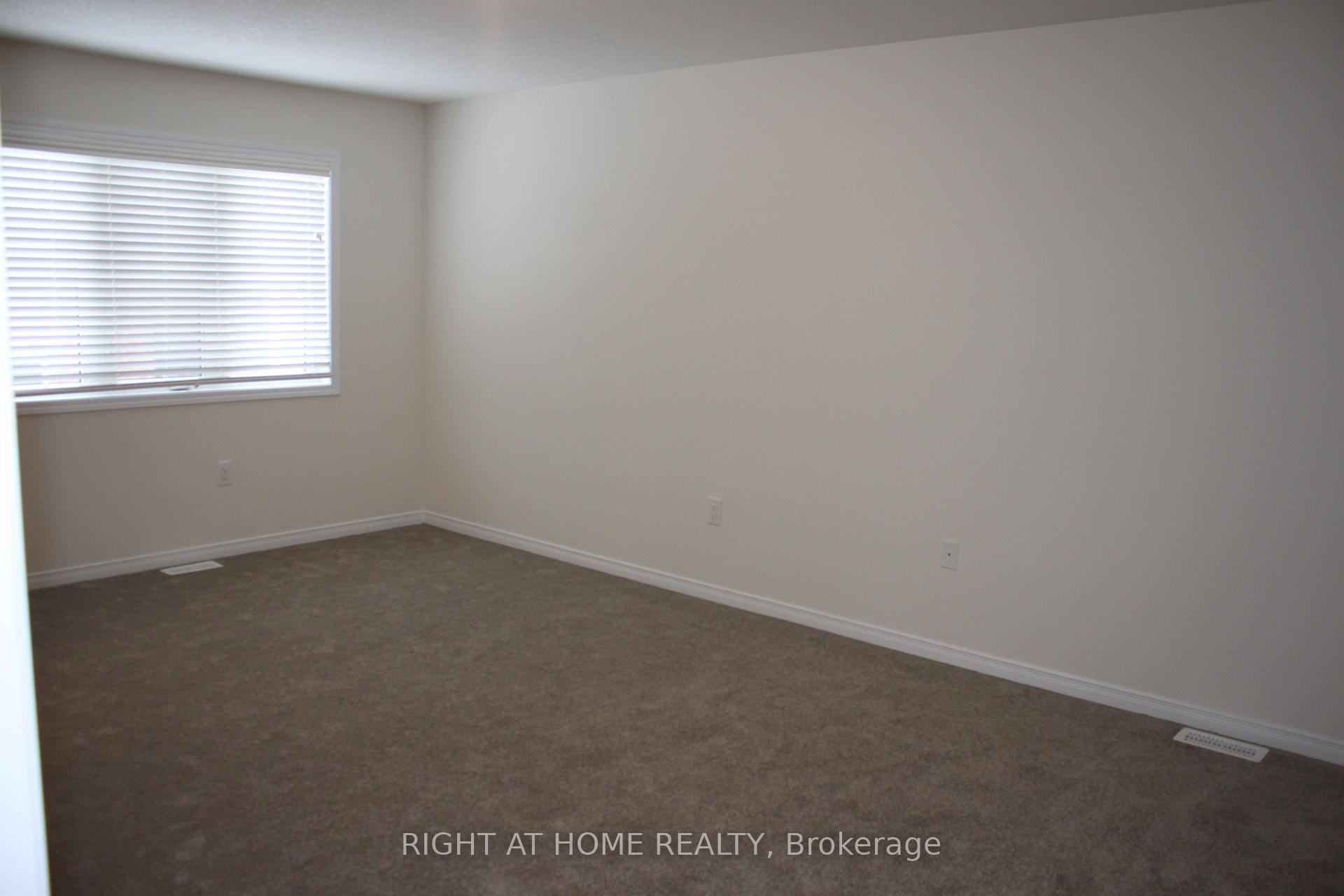 Photo 18 of 7730 White Pine Crescent, Niagara Falls, Brown — HOMEH