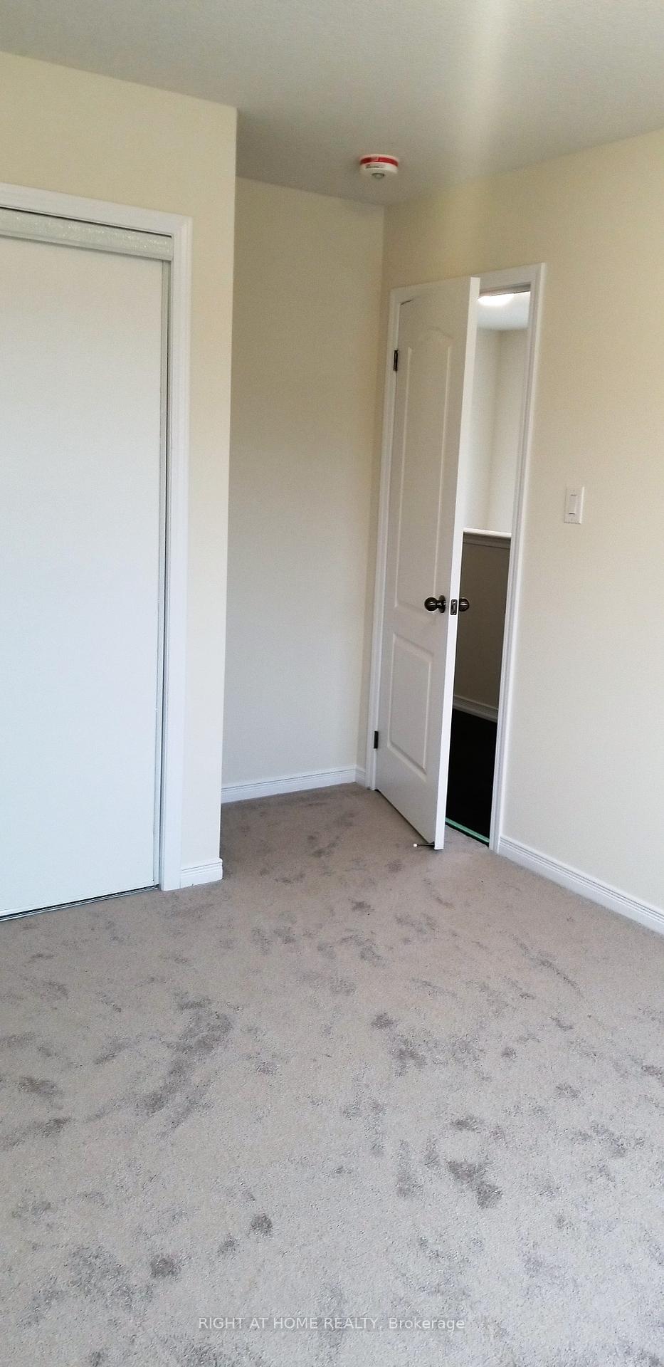 Photo 27 of 7730 White Pine Crescent, Niagara Falls, Brown — HOMEH