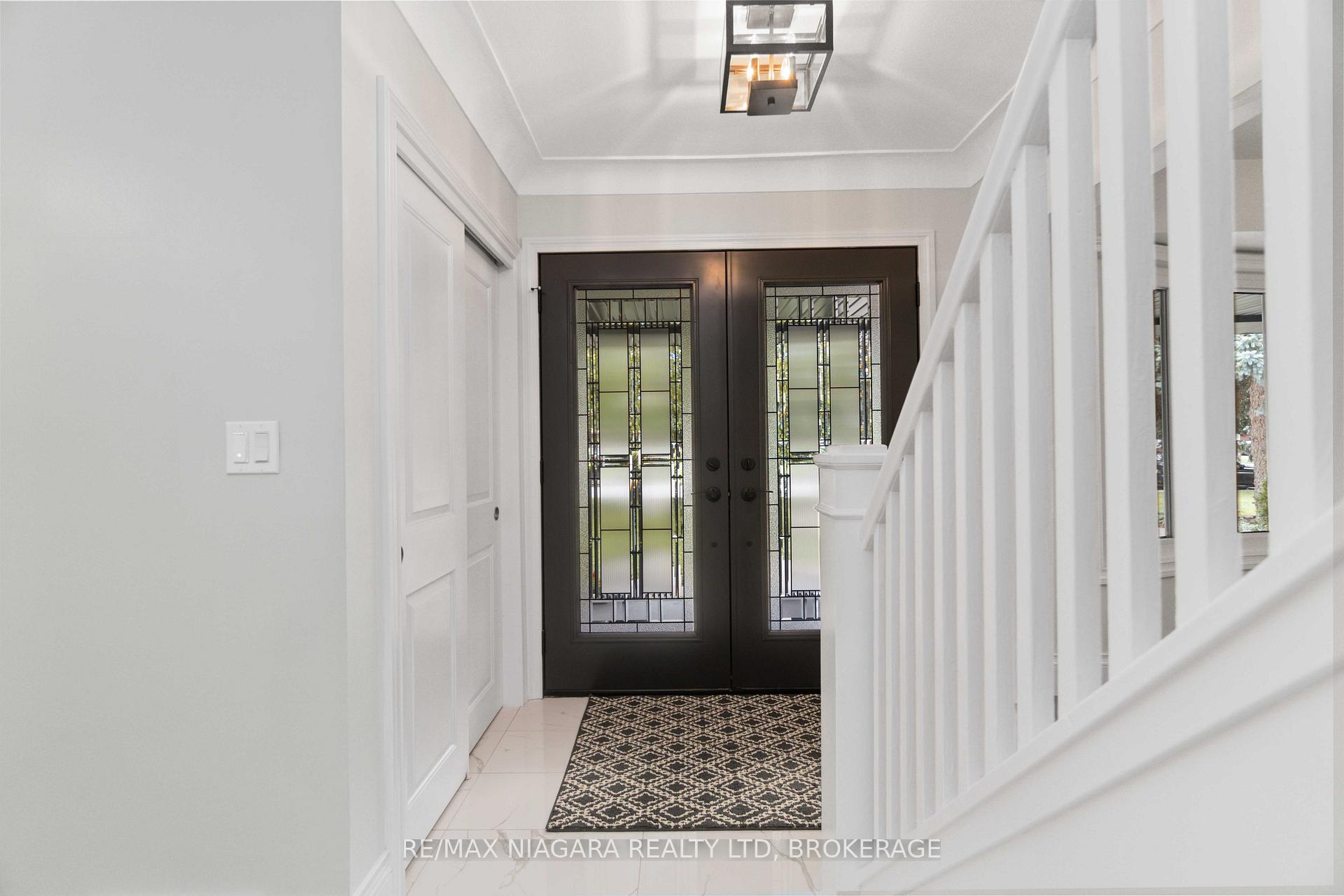 Photo 3 of 7159 Mccoll Drive, Niagara Falls, Casey — HOMEH