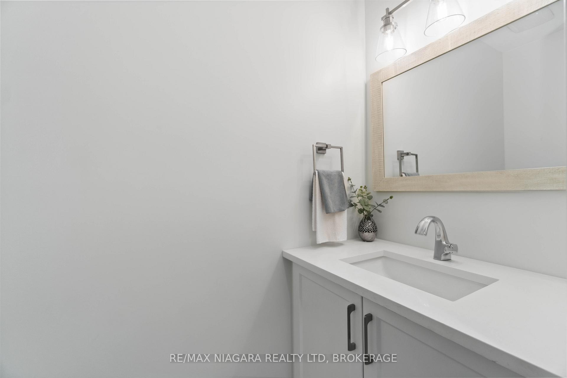 Photo 10 of 7159 Mccoll Drive, Niagara Falls, Casey — HOMEH
