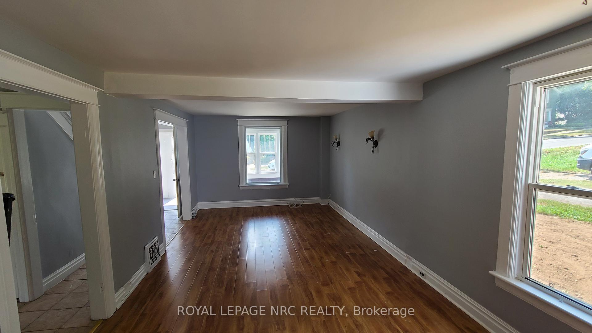 Photo 4 of 33 Canboro Road, Pelham, Fonthill — HOMEH