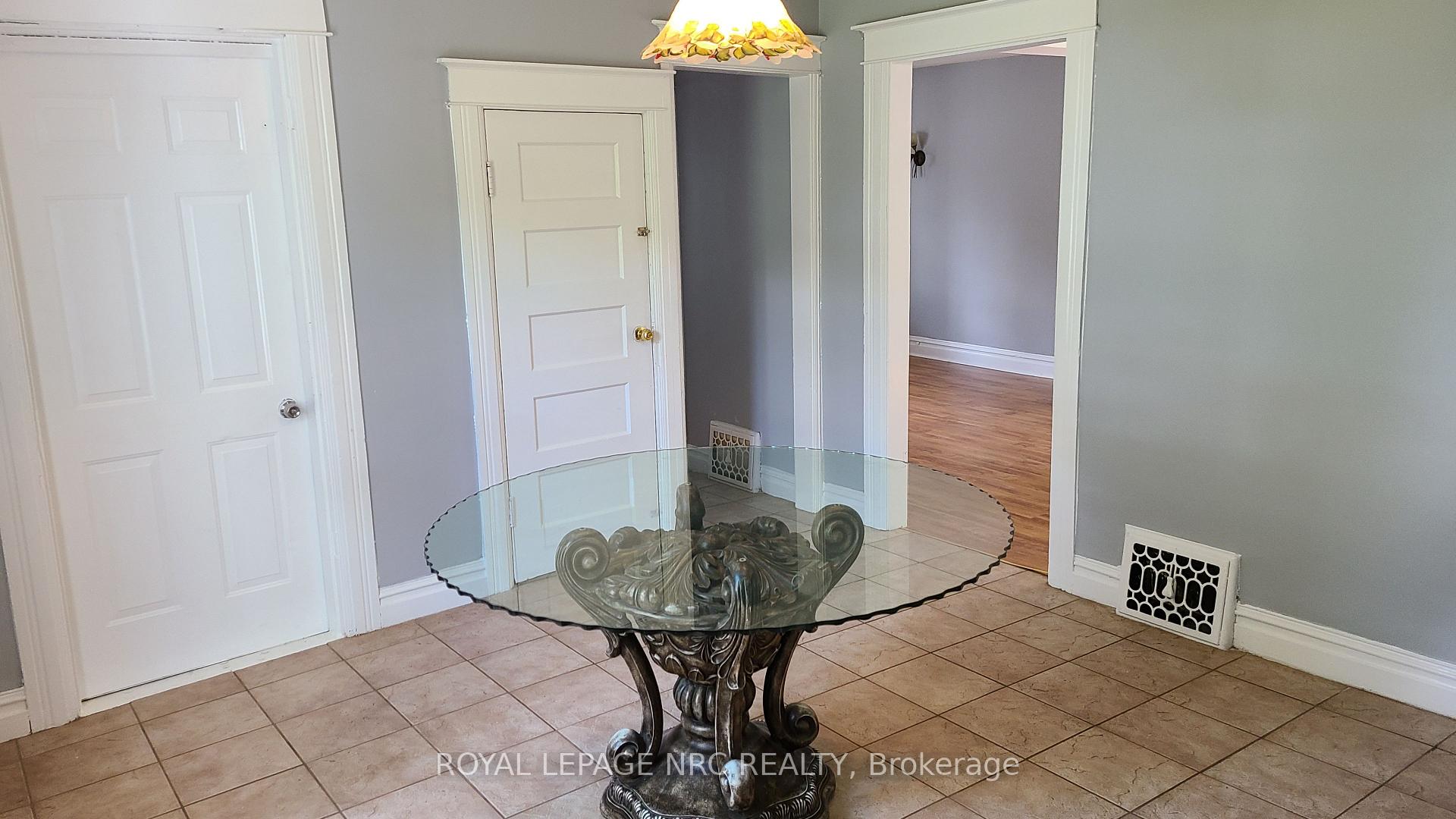 Photo 5 of 33 Canboro Road, Pelham, Fonthill — HOMEH