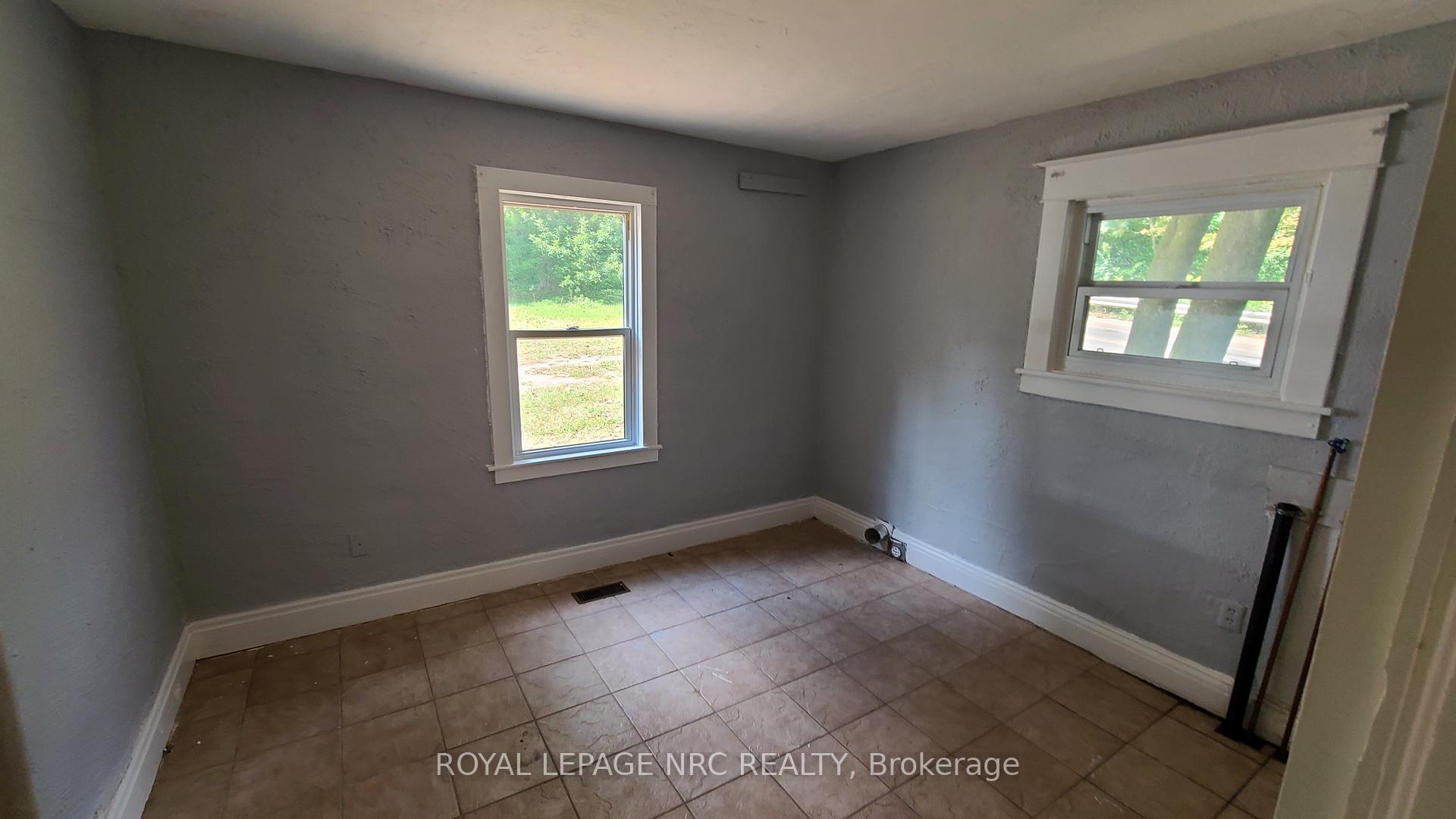 Photo 9 of 33 Canboro Road, Pelham, Fonthill — HOMEH