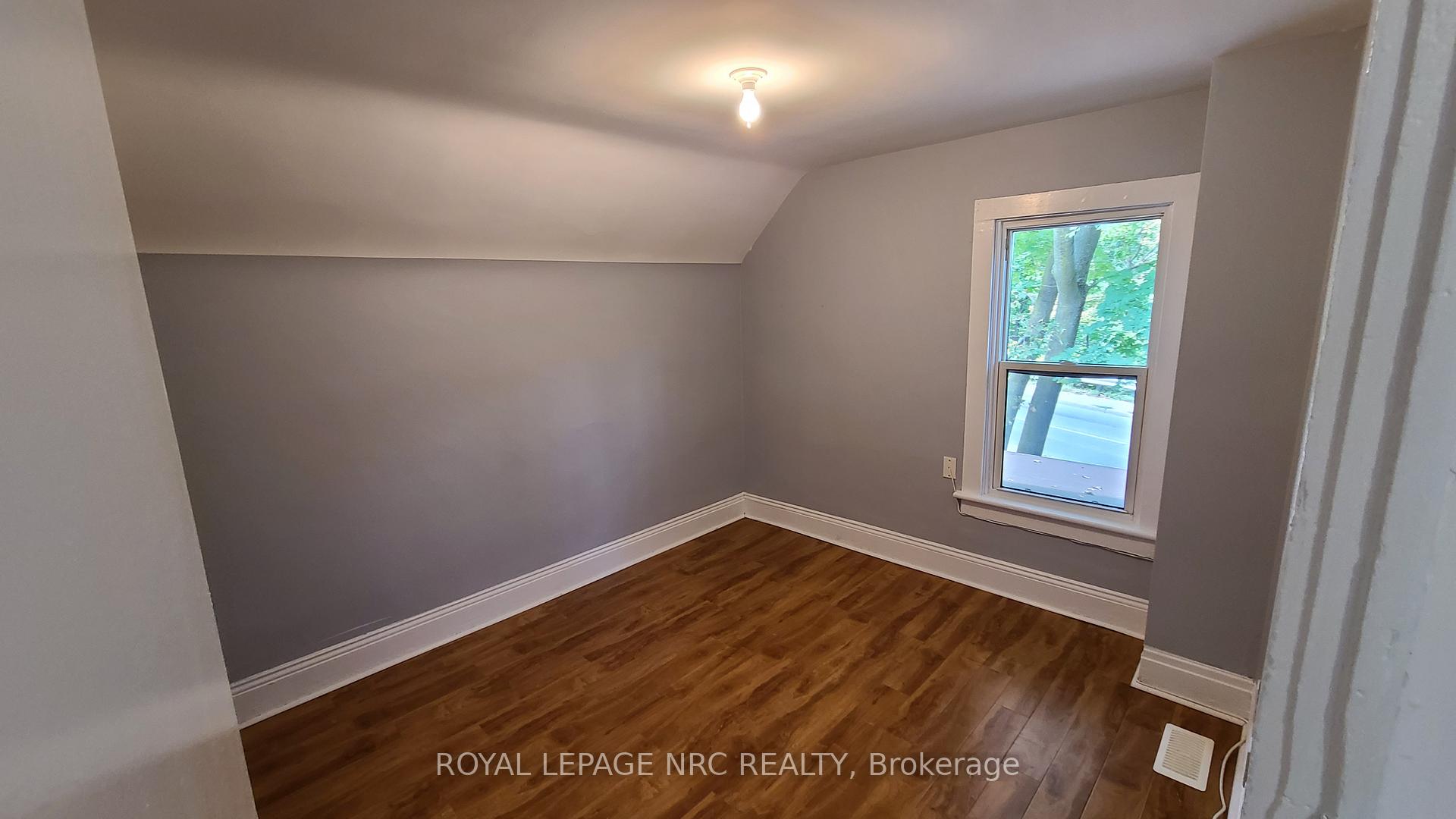 Photo 14 of 33 Canboro Road, Pelham, Fonthill — HOMEH