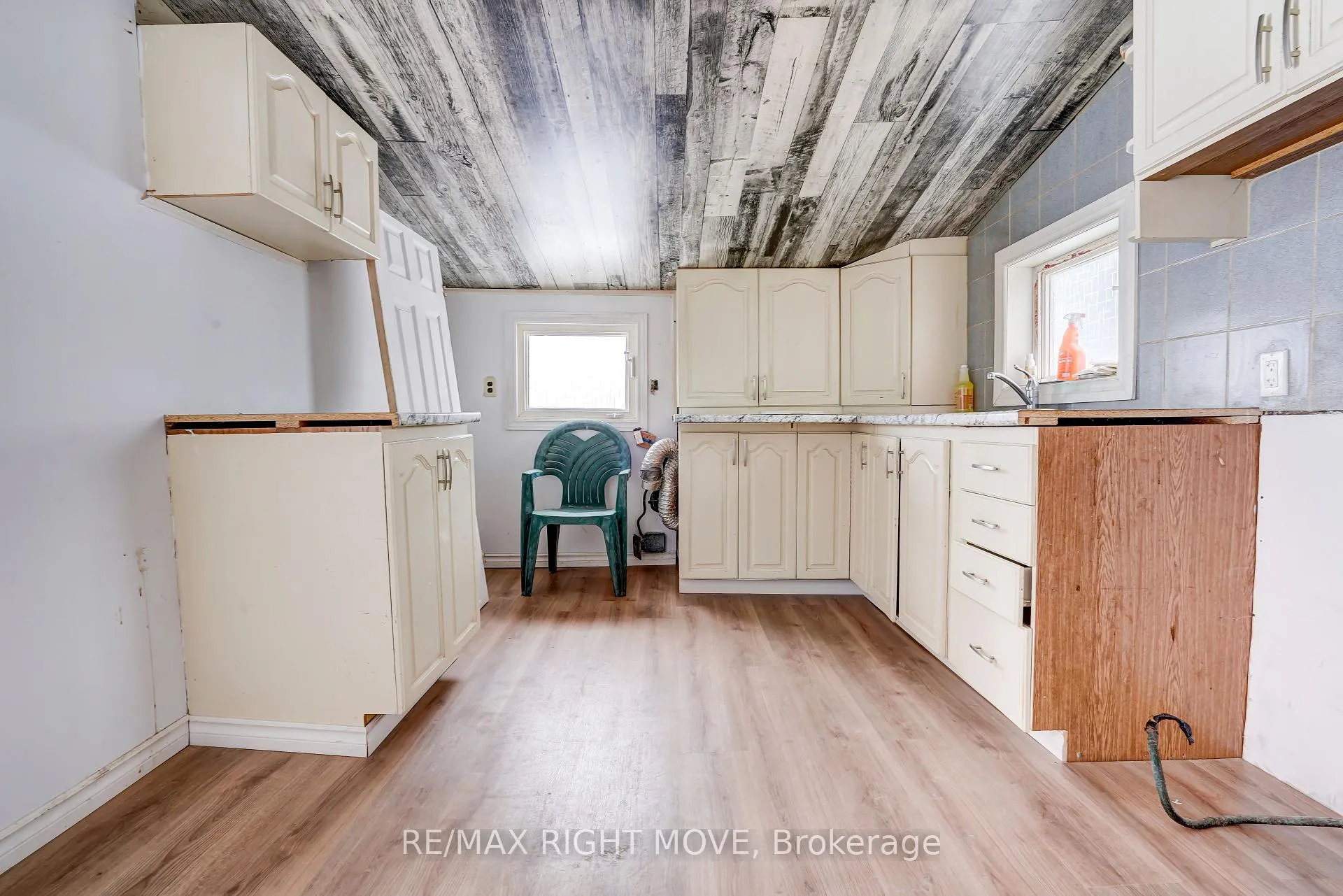 Photo 7 of 356 East Street E, Orillia — HOMEH
