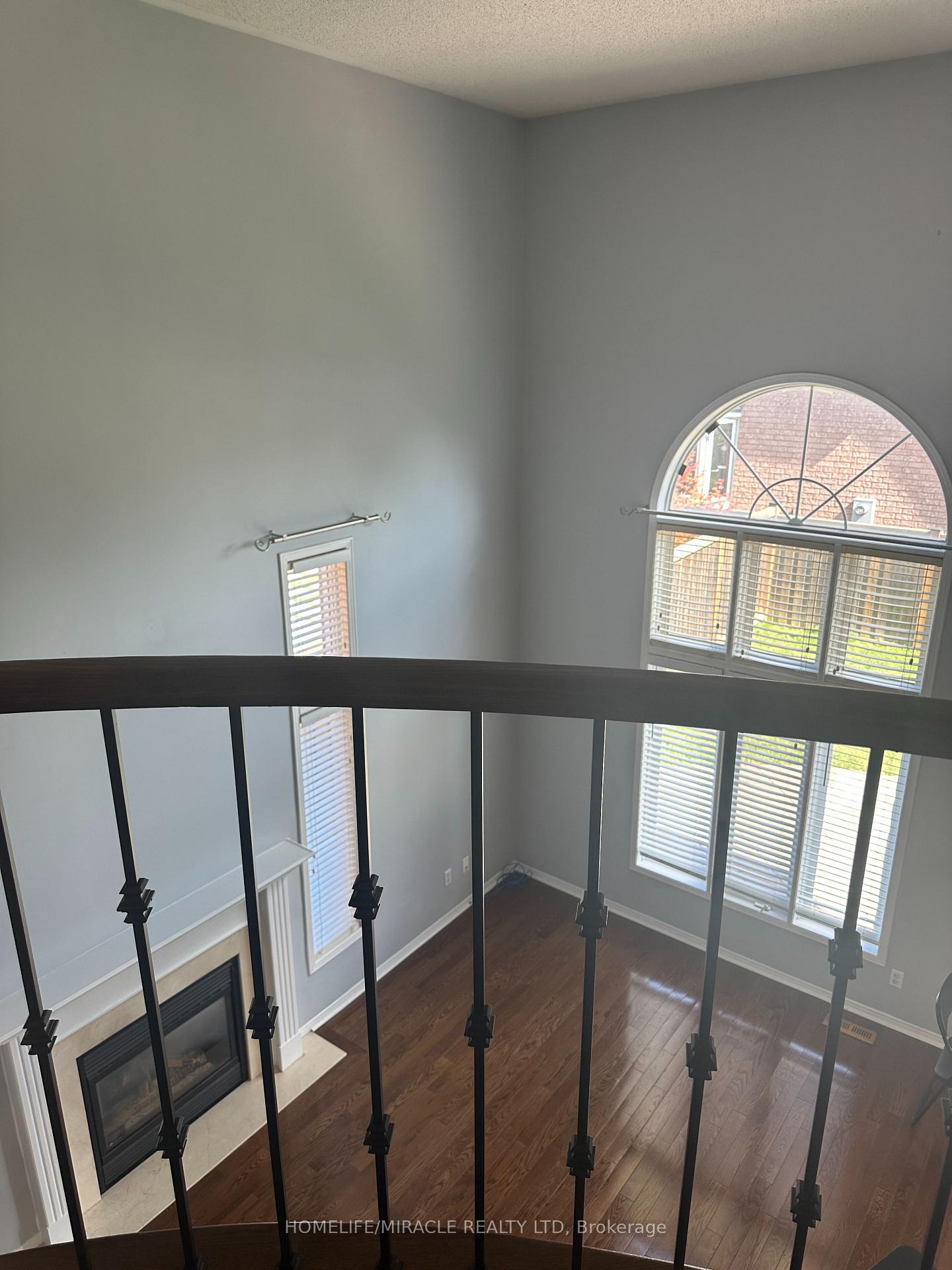 Photo 7 of 6073 Maple Gate Circle, Mississauga, Lisgar — HOMEH