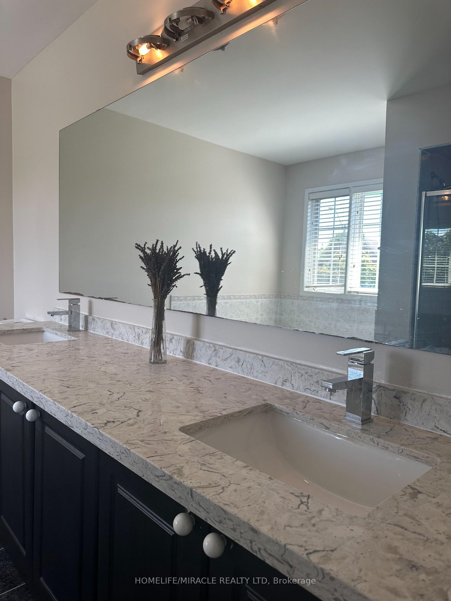 Photo 13 of 6073 Maple Gate Circle, Mississauga, Lisgar — HOMEH