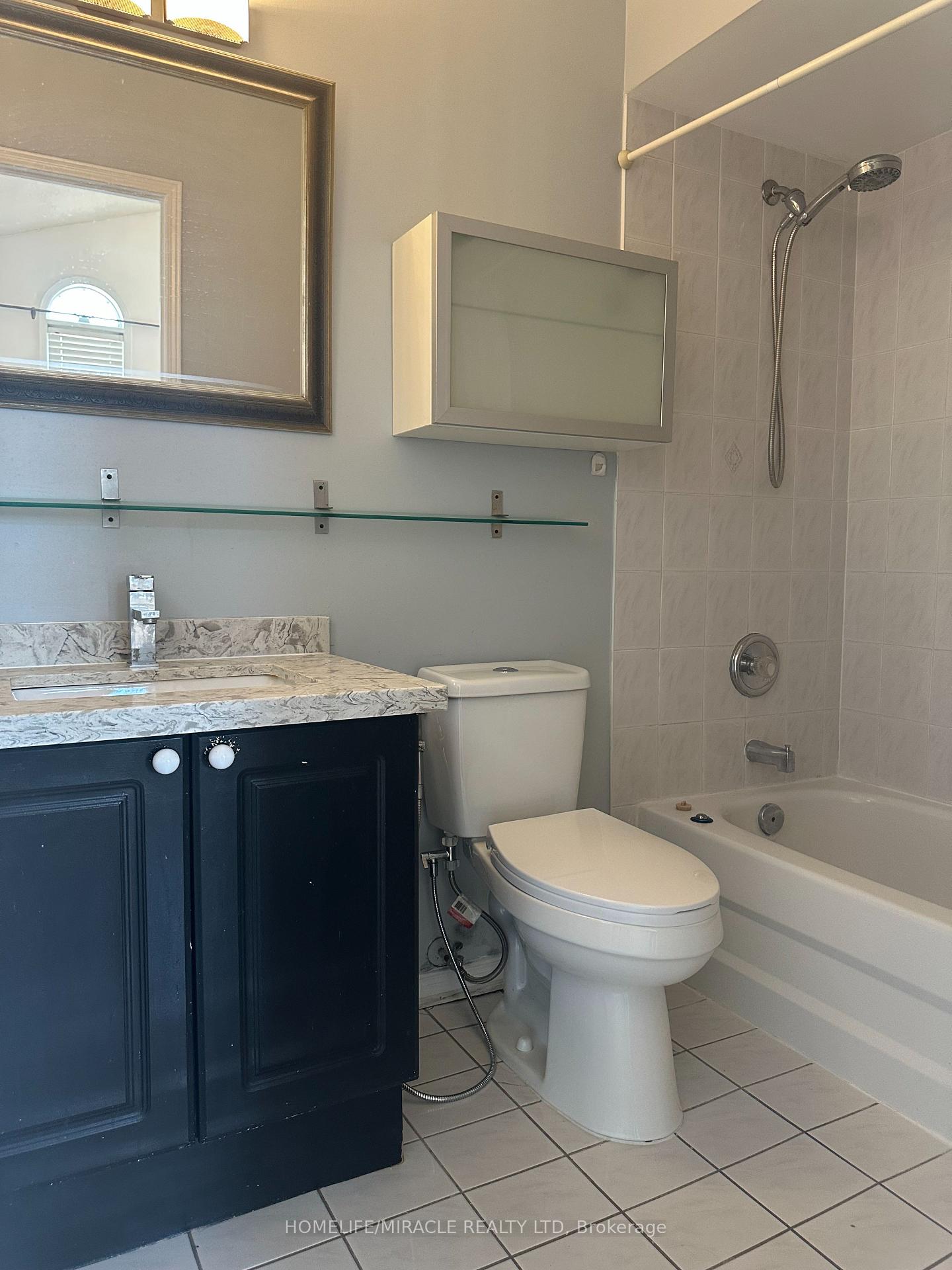 Photo 16 of 6073 Maple Gate Circle, Mississauga, Lisgar — HOMEH