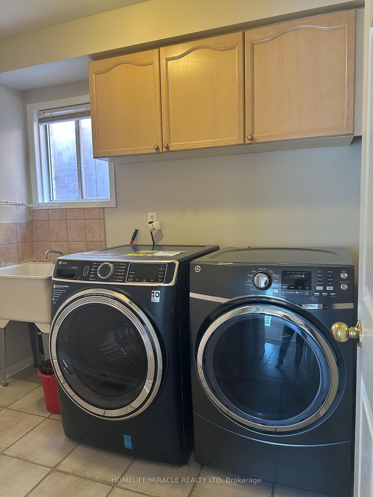 Photo 19 of 6073 Maple Gate Circle, Mississauga, Lisgar — HOMEH