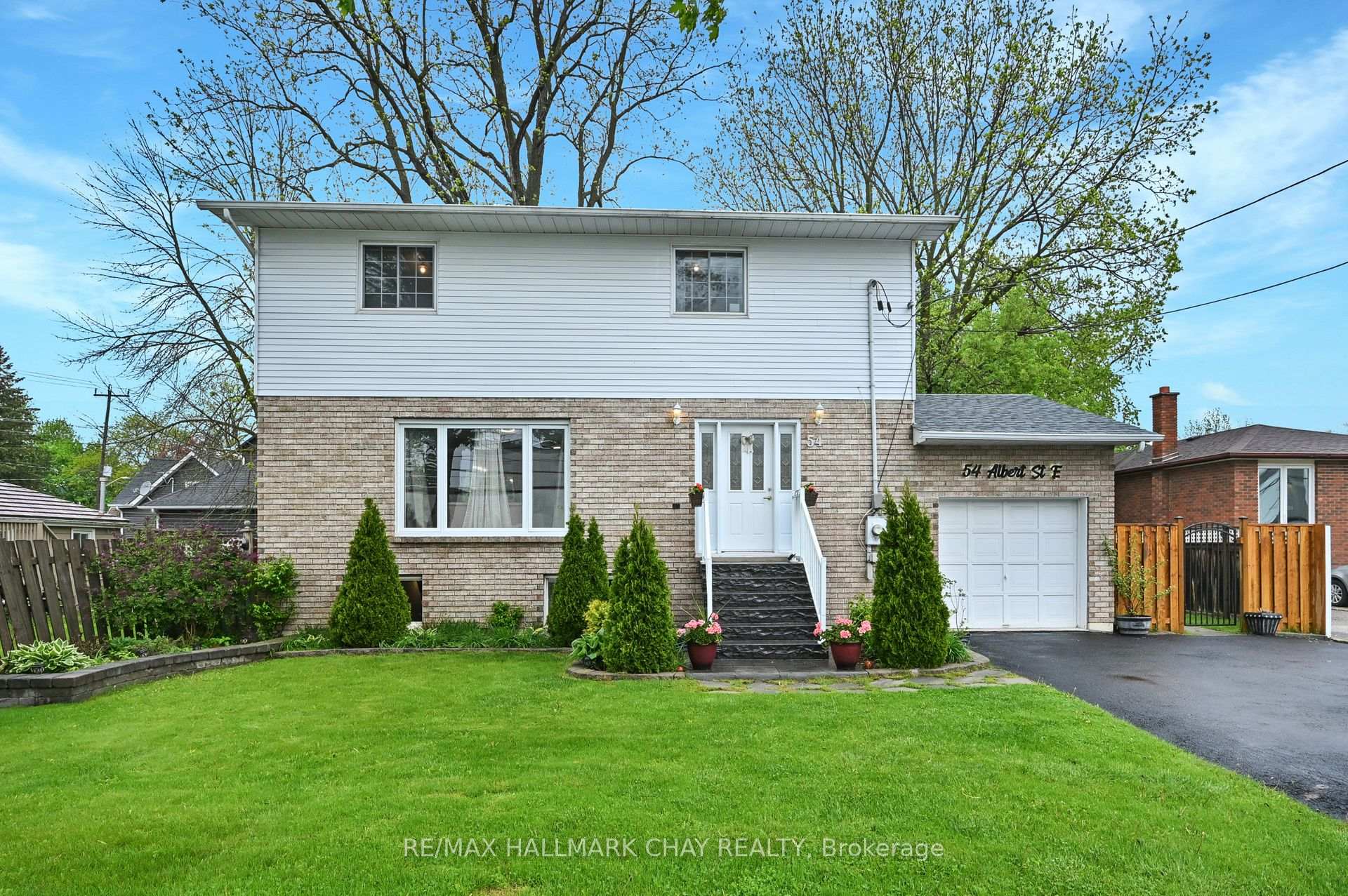 Photo 2 of 54 Albert Street E, New Tecumseth, Alliston — HOMEH