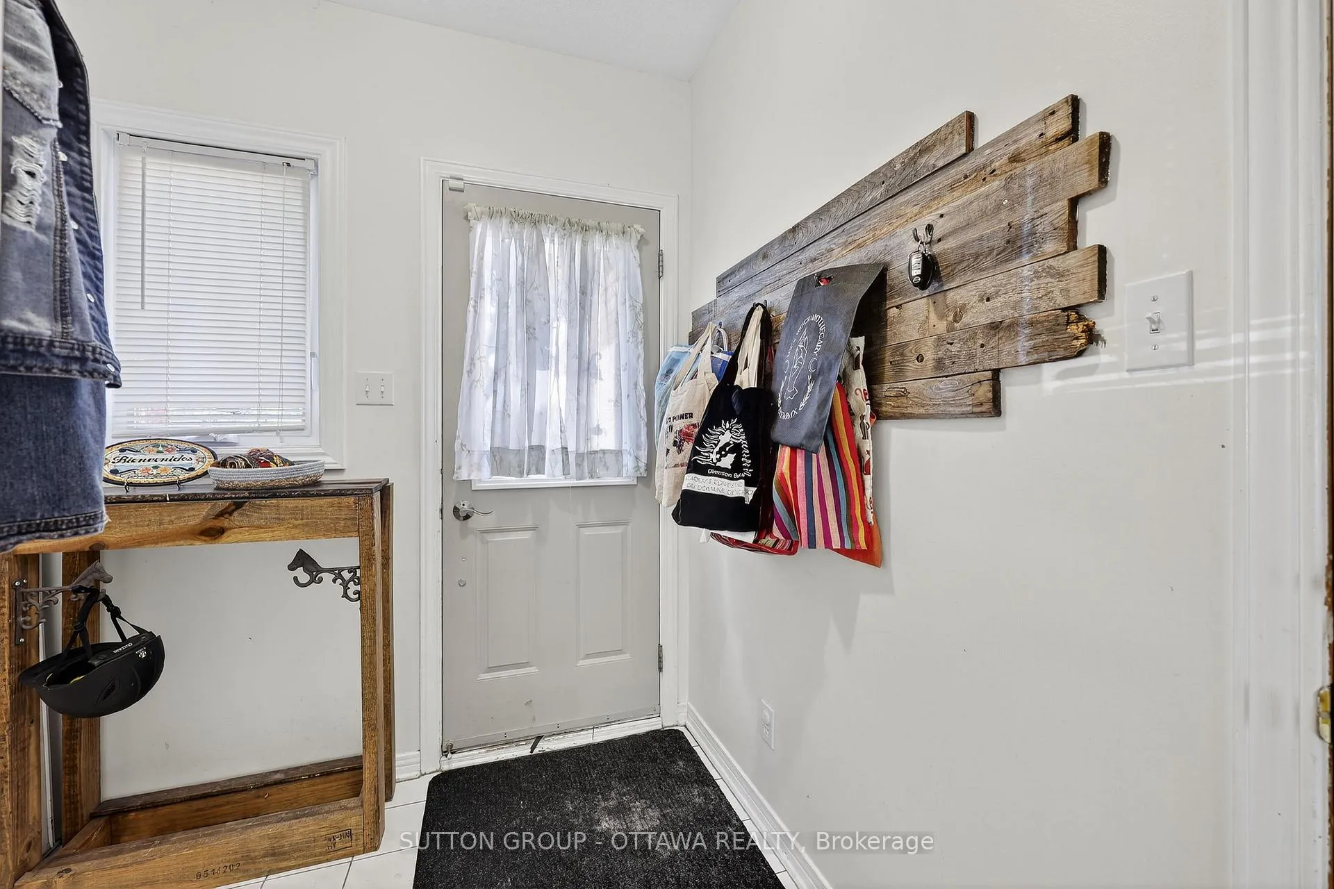 Photo 5 of 1473 Launay Avenue, Ottawa, Fallingbrook/Pineridge — HOMEH