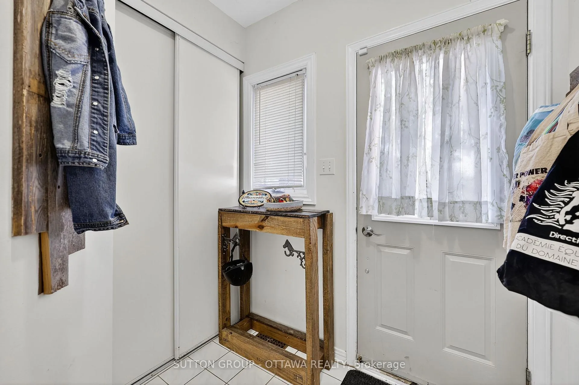 Photo 6 of 1473 Launay Avenue, Ottawa, Fallingbrook/Pineridge — HOMEH
