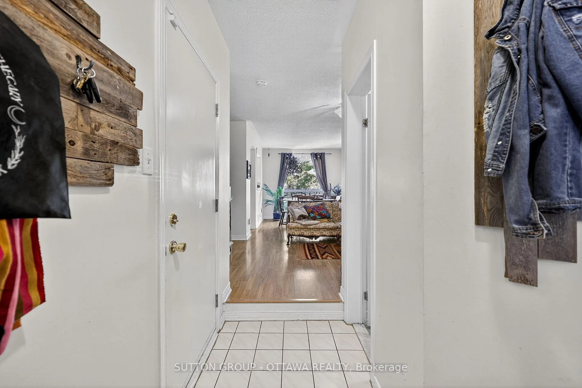Photo 8 of 1473 Launay Avenue, Ottawa, Fallingbrook/Pineridge — HOMEH