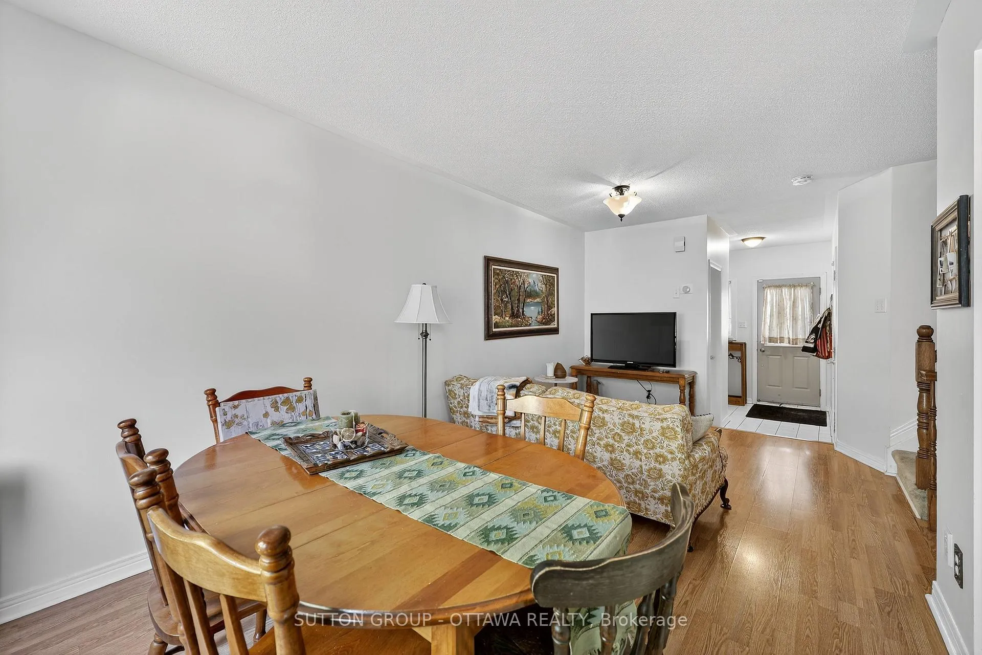 Photo 10 of 1473 Launay Avenue, Ottawa, Fallingbrook/Pineridge — HOMEH