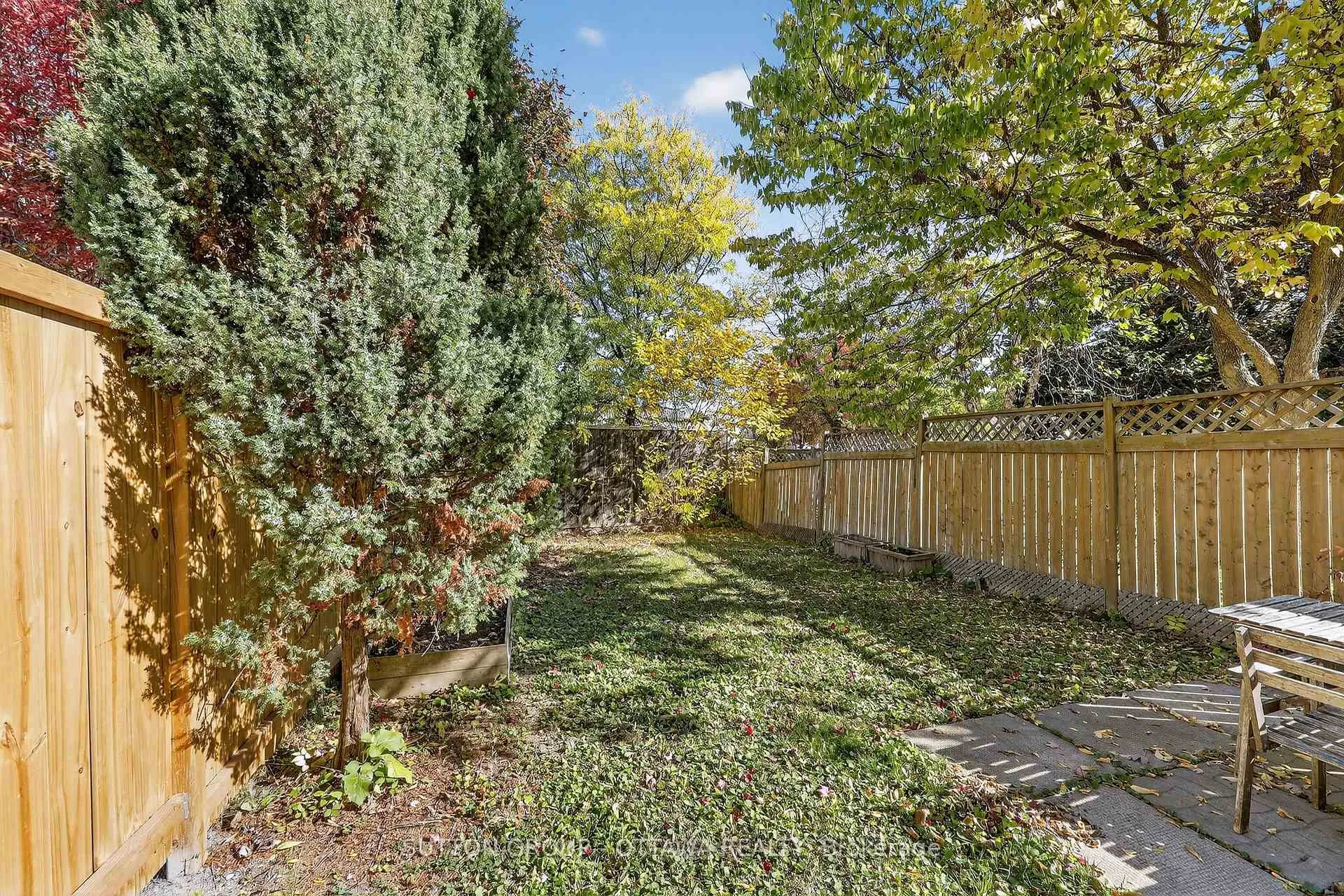 Photo 37 of 1473 Launay Avenue, Ottawa, Fallingbrook/Pineridge — HOMEH