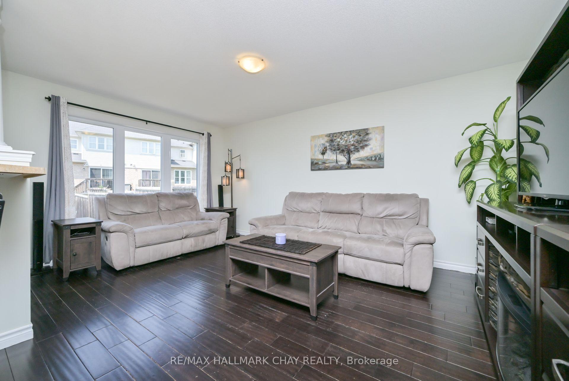 Photo 12 of 8 Riley Road, New Tecumseth, Alliston — HOMEH