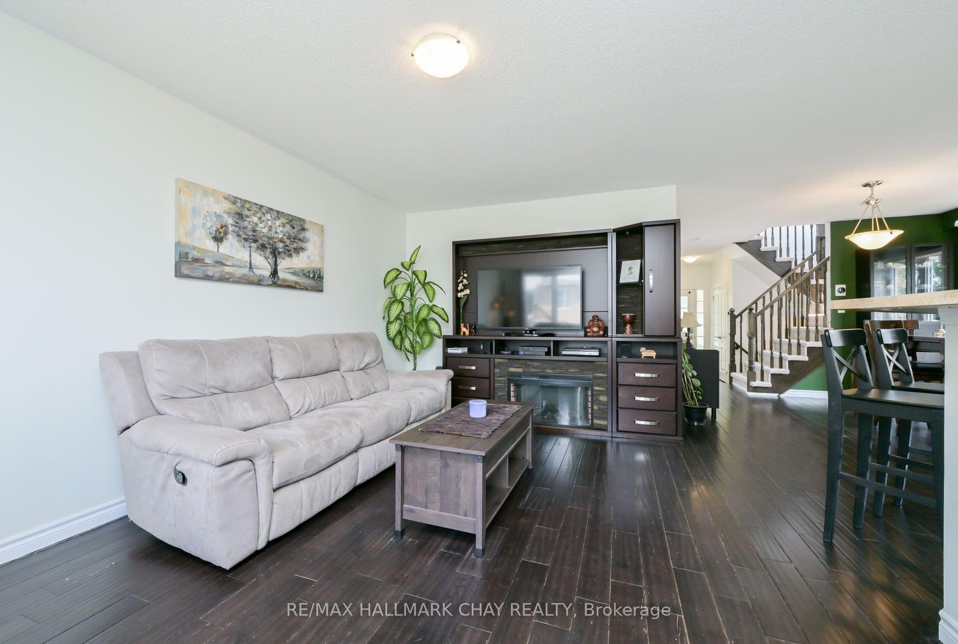 Photo 13 of 8 Riley Road, New Tecumseth, Alliston — HOMEH