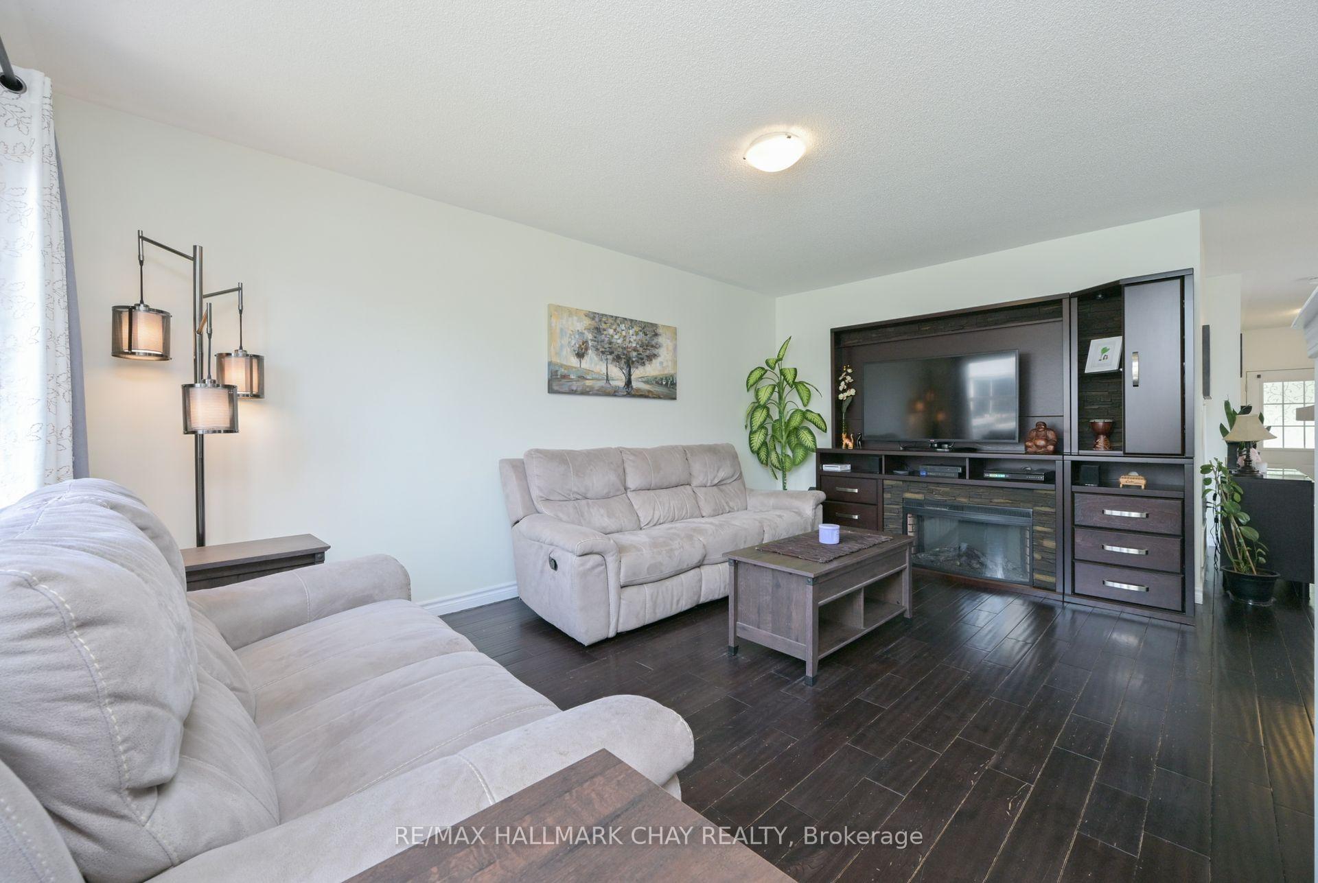 Photo 14 of 8 Riley Road, New Tecumseth, Alliston — HOMEH