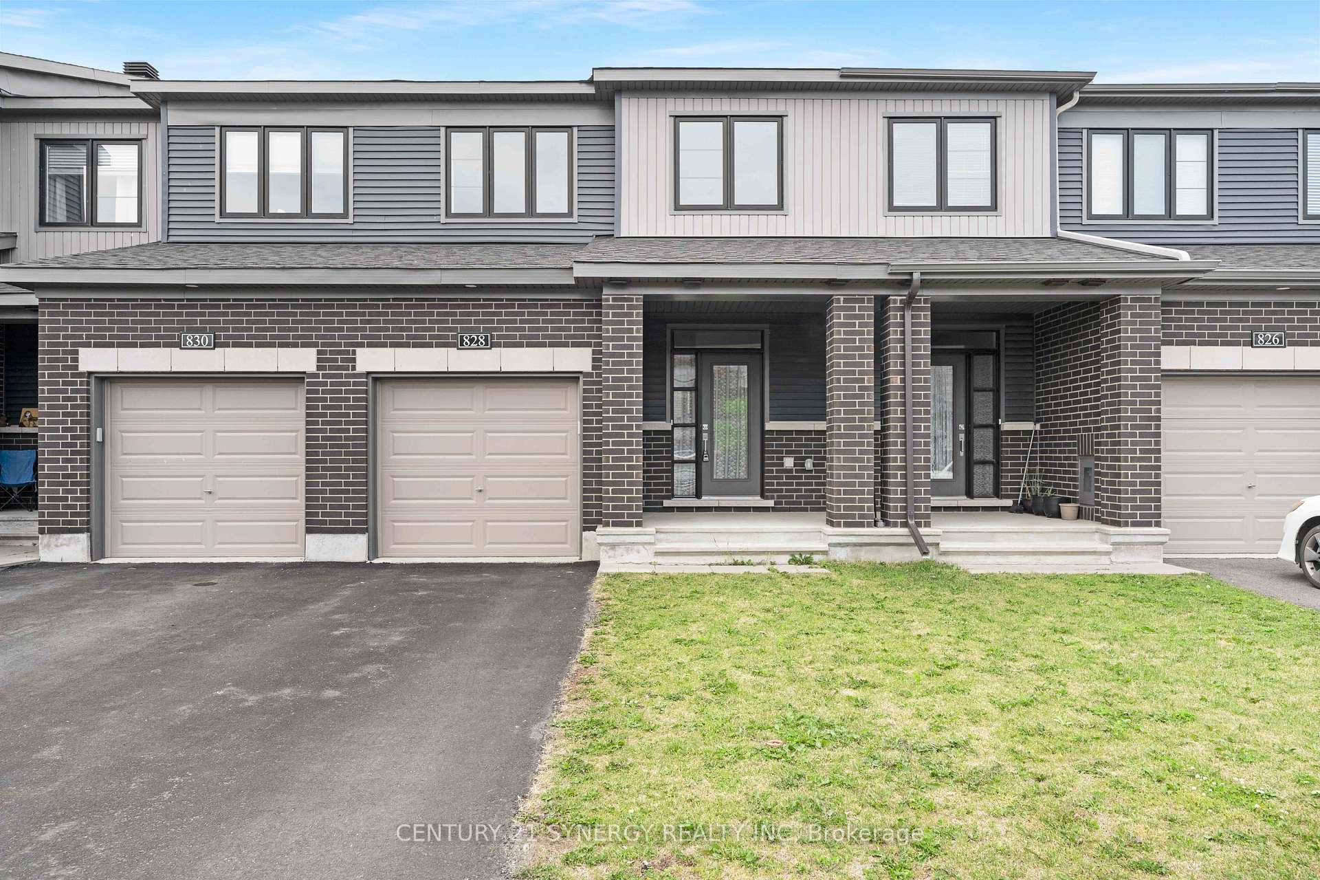 Photo 1 of 828 Dynasty Street, Ottawa, Avalon East — HOMEH