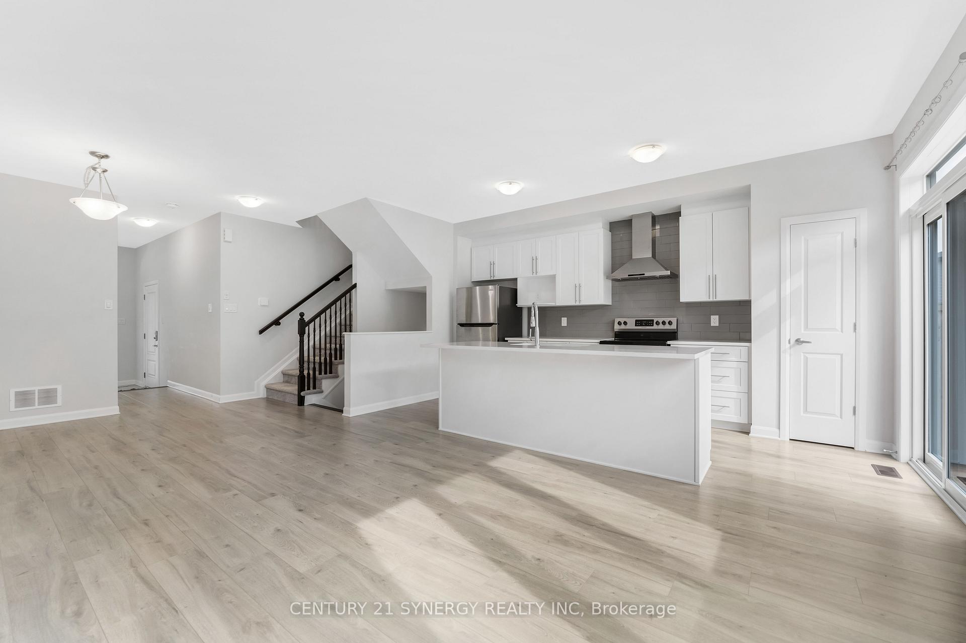 Photo 5 of 828 Dynasty Street, Ottawa, Avalon East — HOMEH