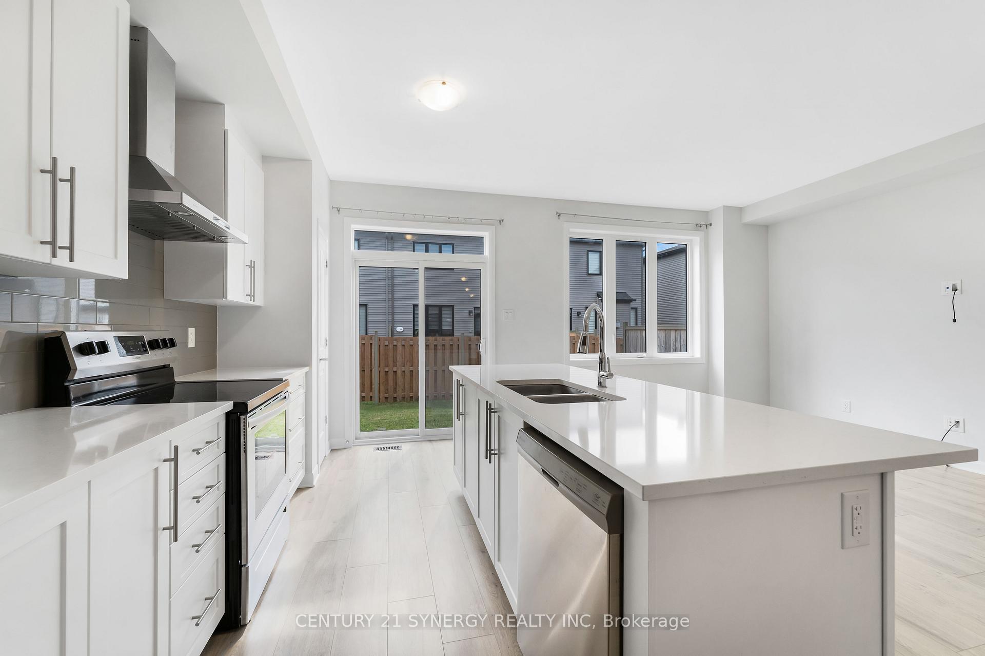 Photo 7 of 828 Dynasty Street, Ottawa, Avalon East — HOMEH