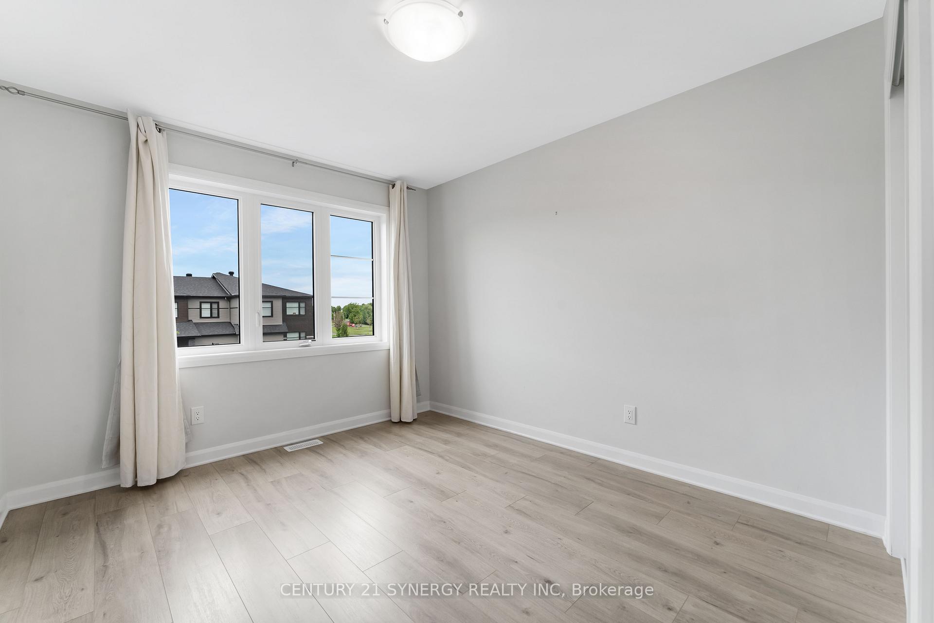 Photo 11 of 828 Dynasty Street, Ottawa, Avalon East — HOMEH