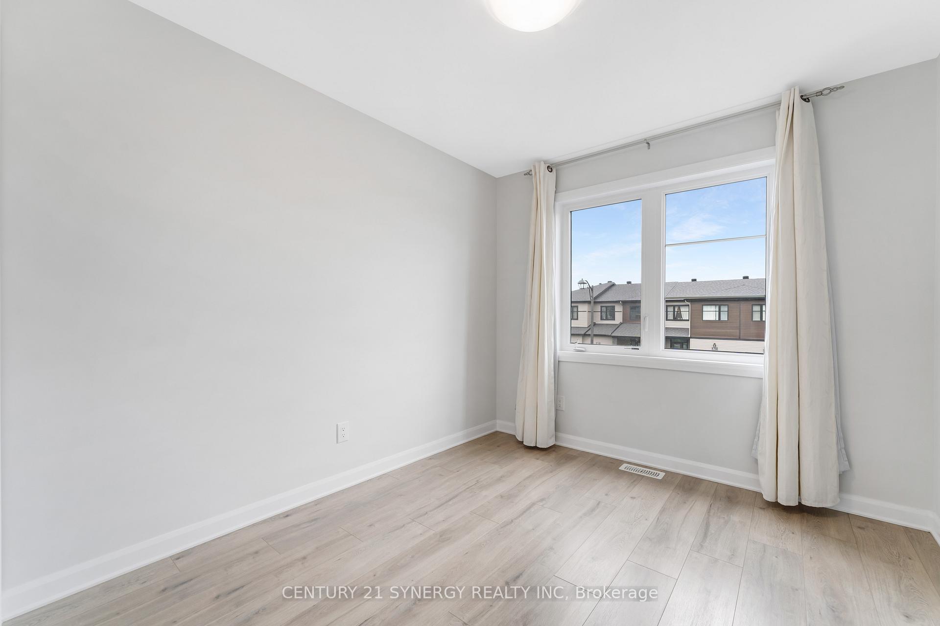 Photo 13 of 828 Dynasty Street, Ottawa, Avalon East — HOMEH