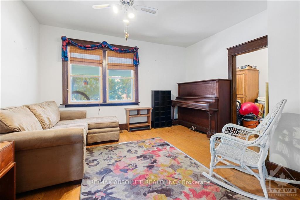 Photo 9 of 114 Queen Mary Street, Ottawa, Overbrook/Castle Heights — HOMEH
