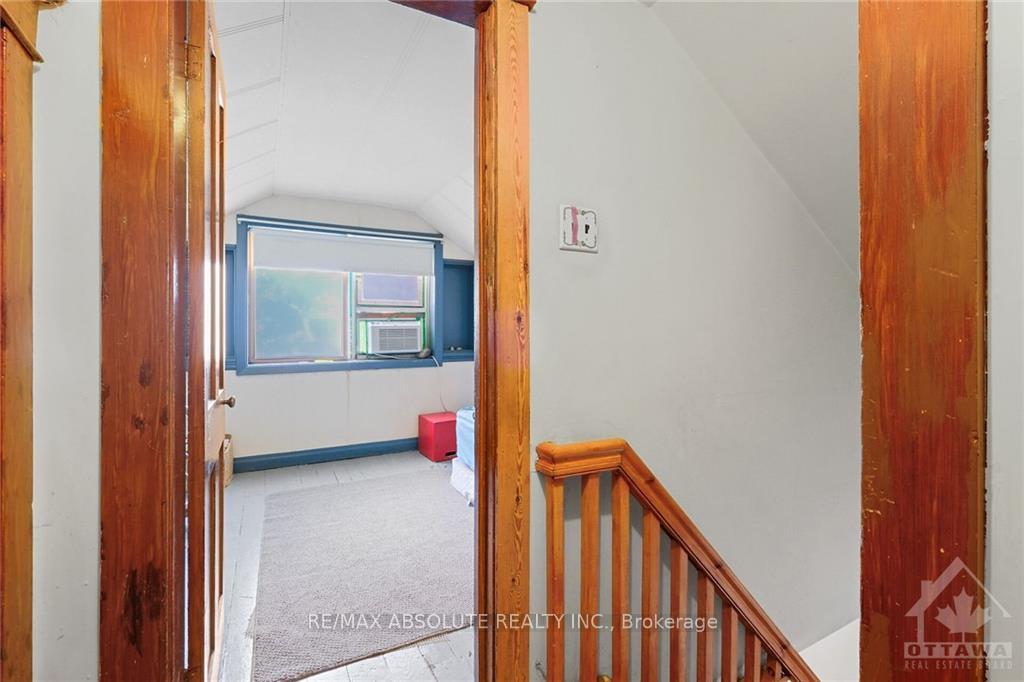 Photo 16 of 114 Queen Mary Street, Ottawa, Overbrook/Castle Heights — HOMEH