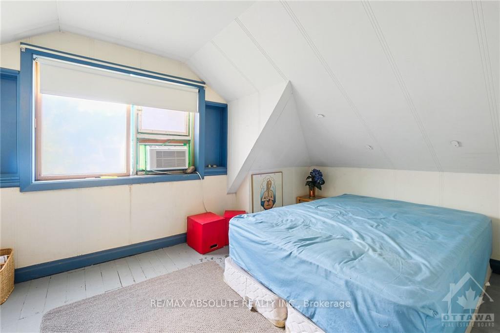Photo 17 of 114 Queen Mary Street, Ottawa, Overbrook/Castle Heights — HOMEH