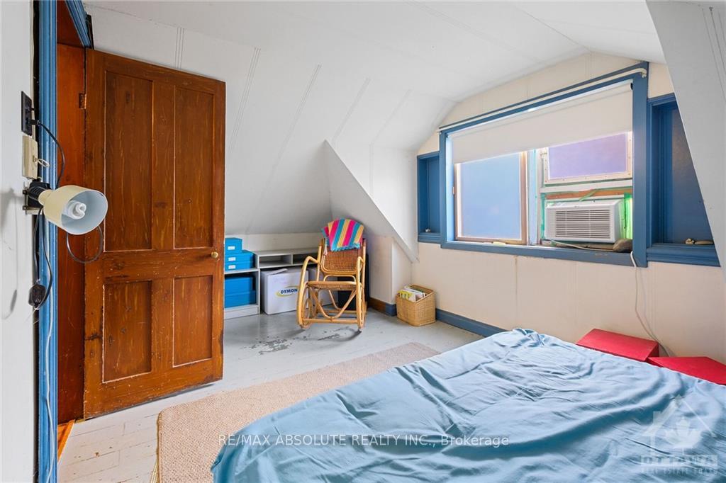 Photo 18 of 114 Queen Mary Street, Ottawa, Overbrook/Castle Heights — HOMEH