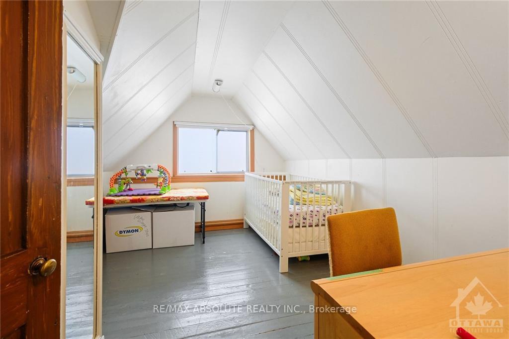 Photo 19 of 114 Queen Mary Street, Ottawa, Overbrook/Castle Heights — HOMEH