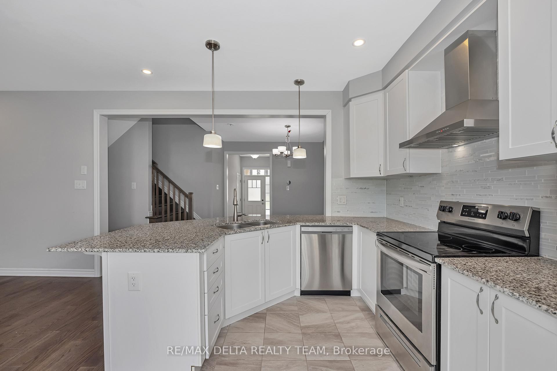 Photo 12 of 237 Willow Aster Circle, Ottawa, Avalon West — HOMEH