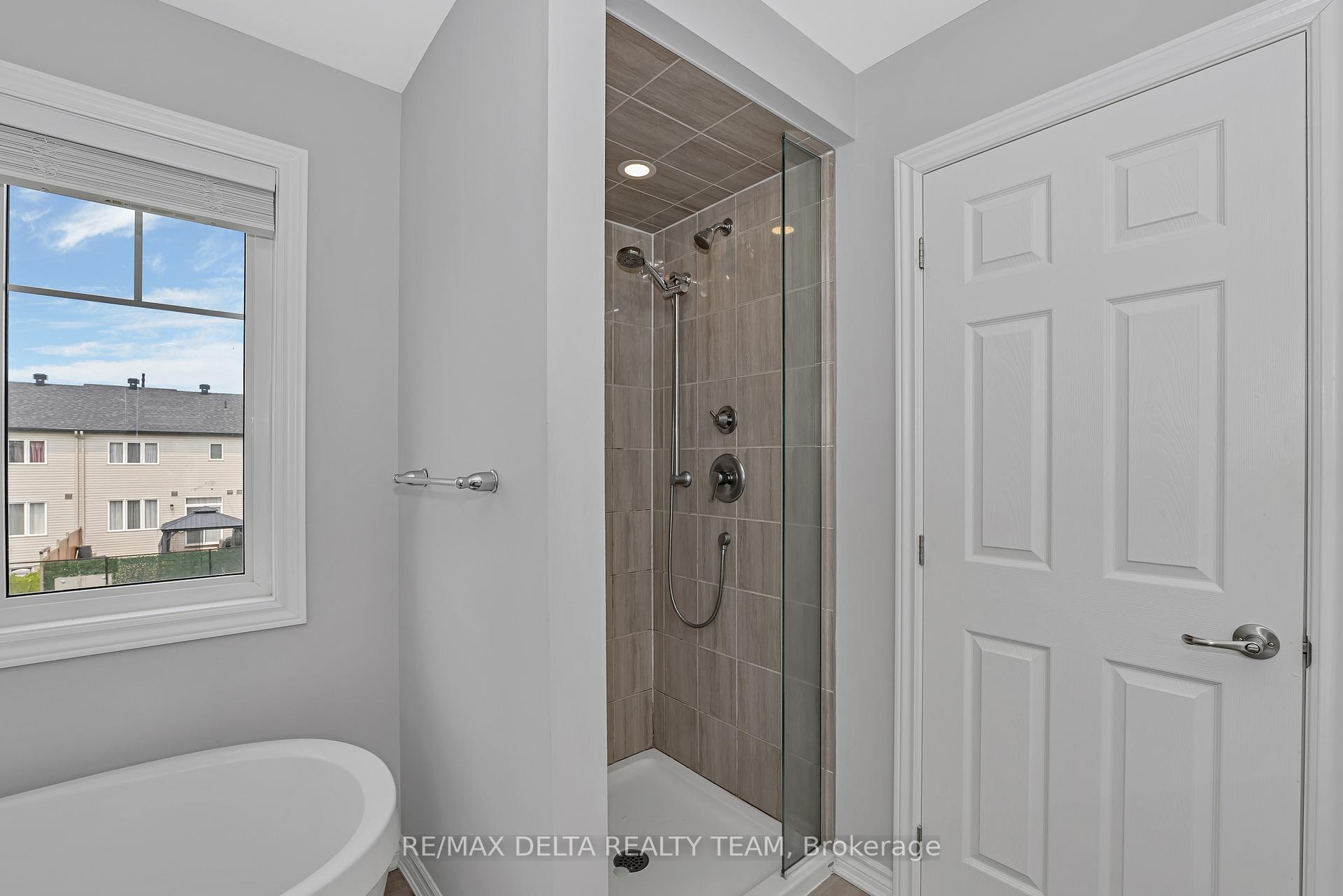 Photo 19 of 237 Willow Aster Circle, Ottawa, Avalon West — HOMEH