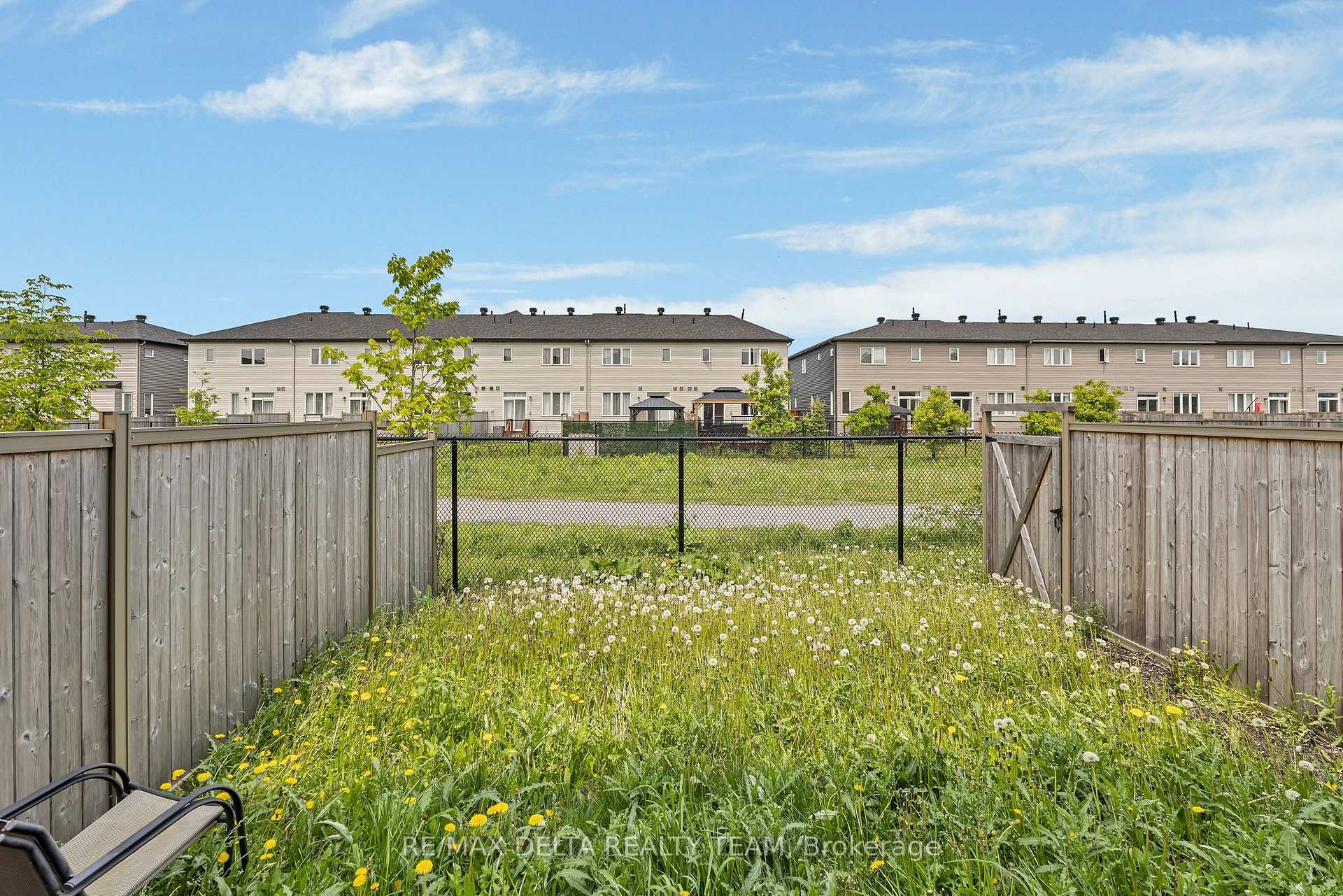 Photo 27 of 237 Willow Aster Circle, Ottawa, Avalon West — HOMEH