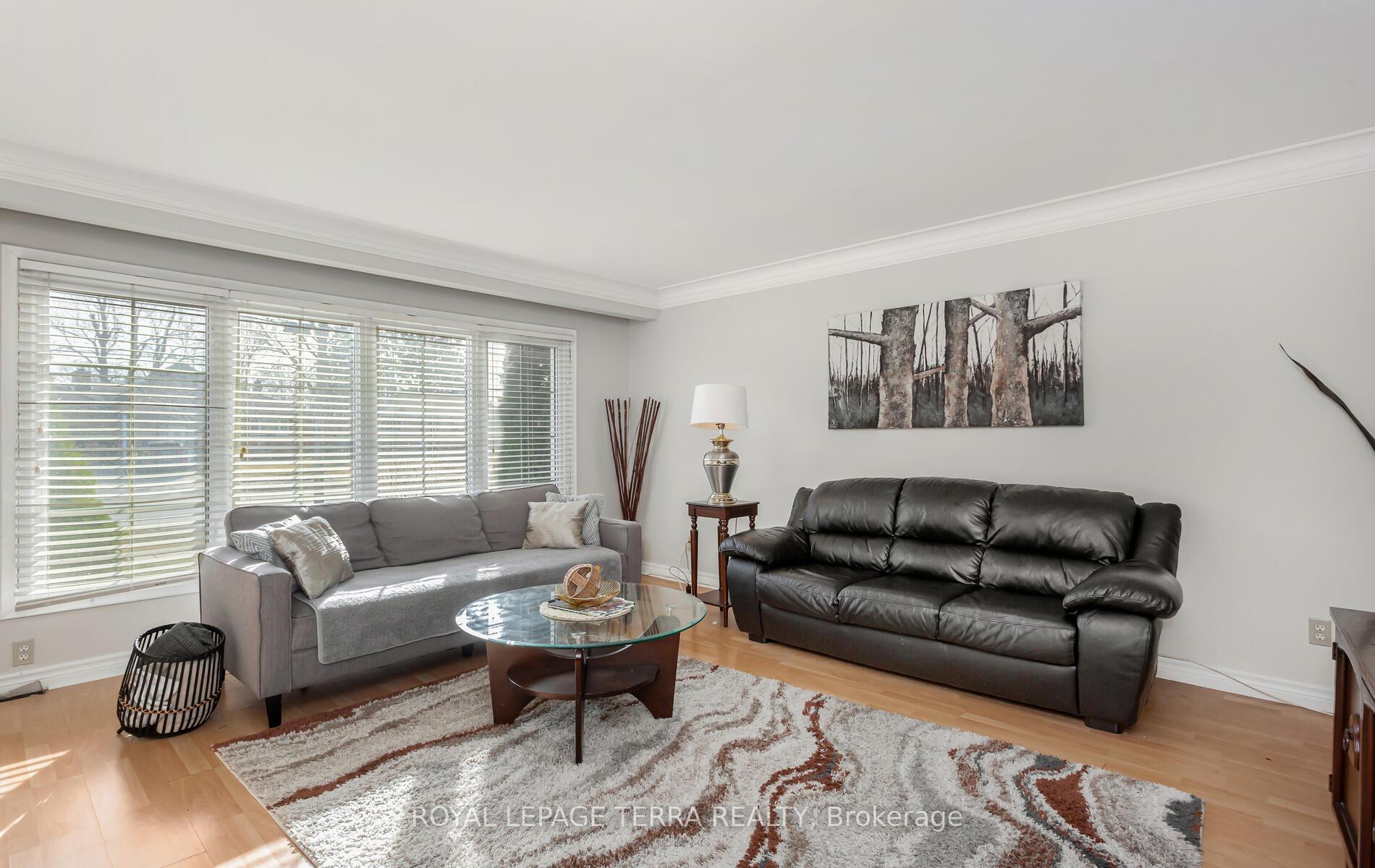Photo 3 of 6267 Montrose Road, Niagara Falls, West Wood — HOMEH