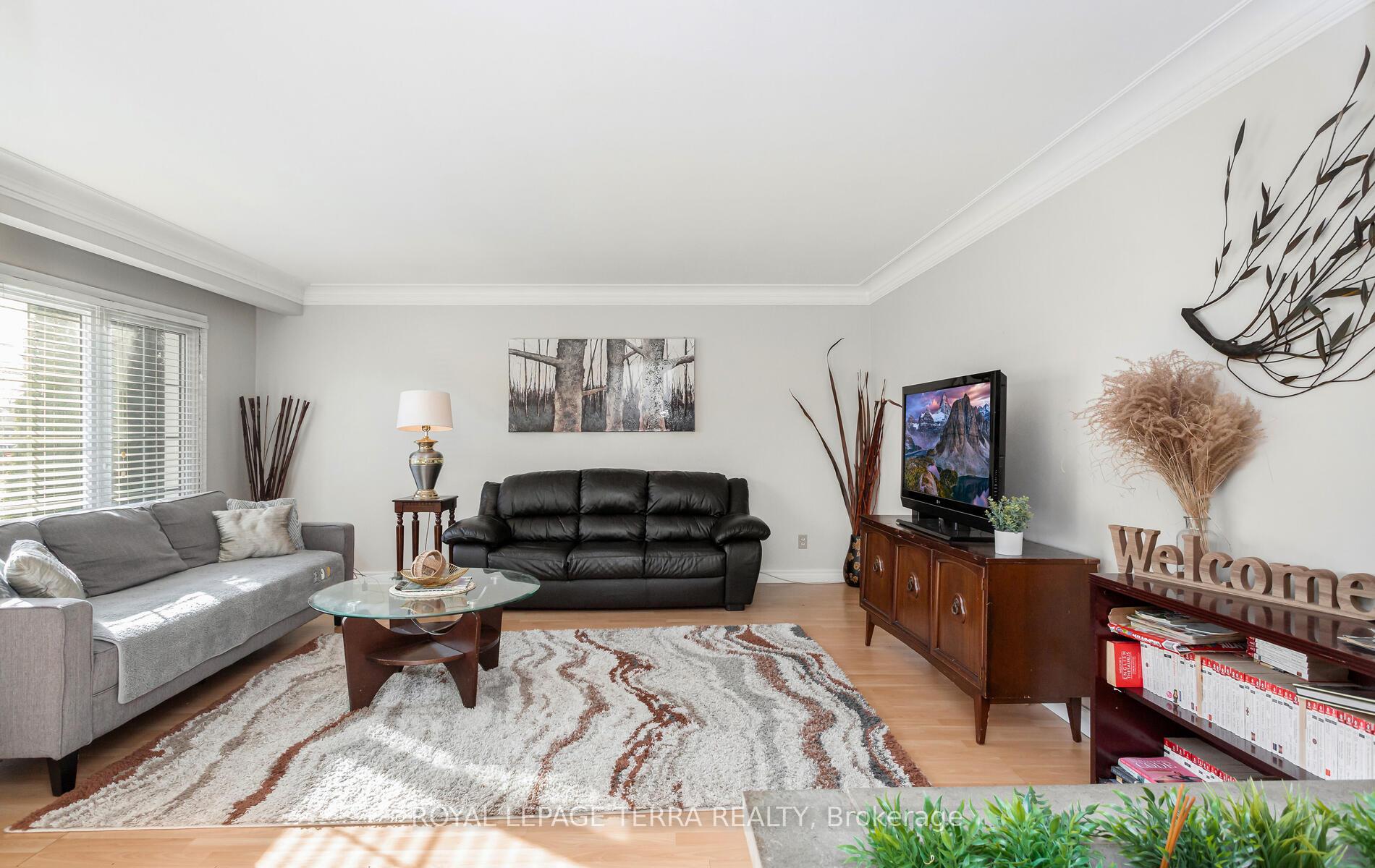 Photo 5 of 6267 Montrose Road, Niagara Falls, West Wood — HOMEH