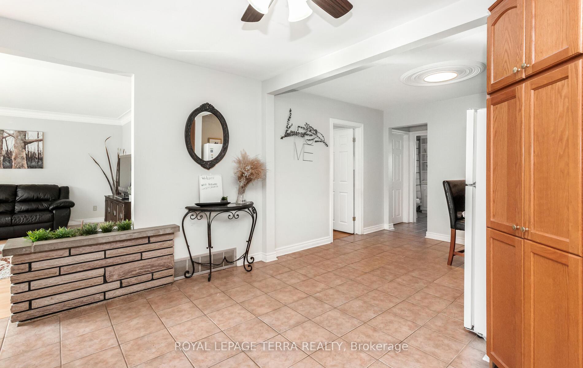 Photo 10 of 6267 Montrose Road, Niagara Falls, West Wood — HOMEH