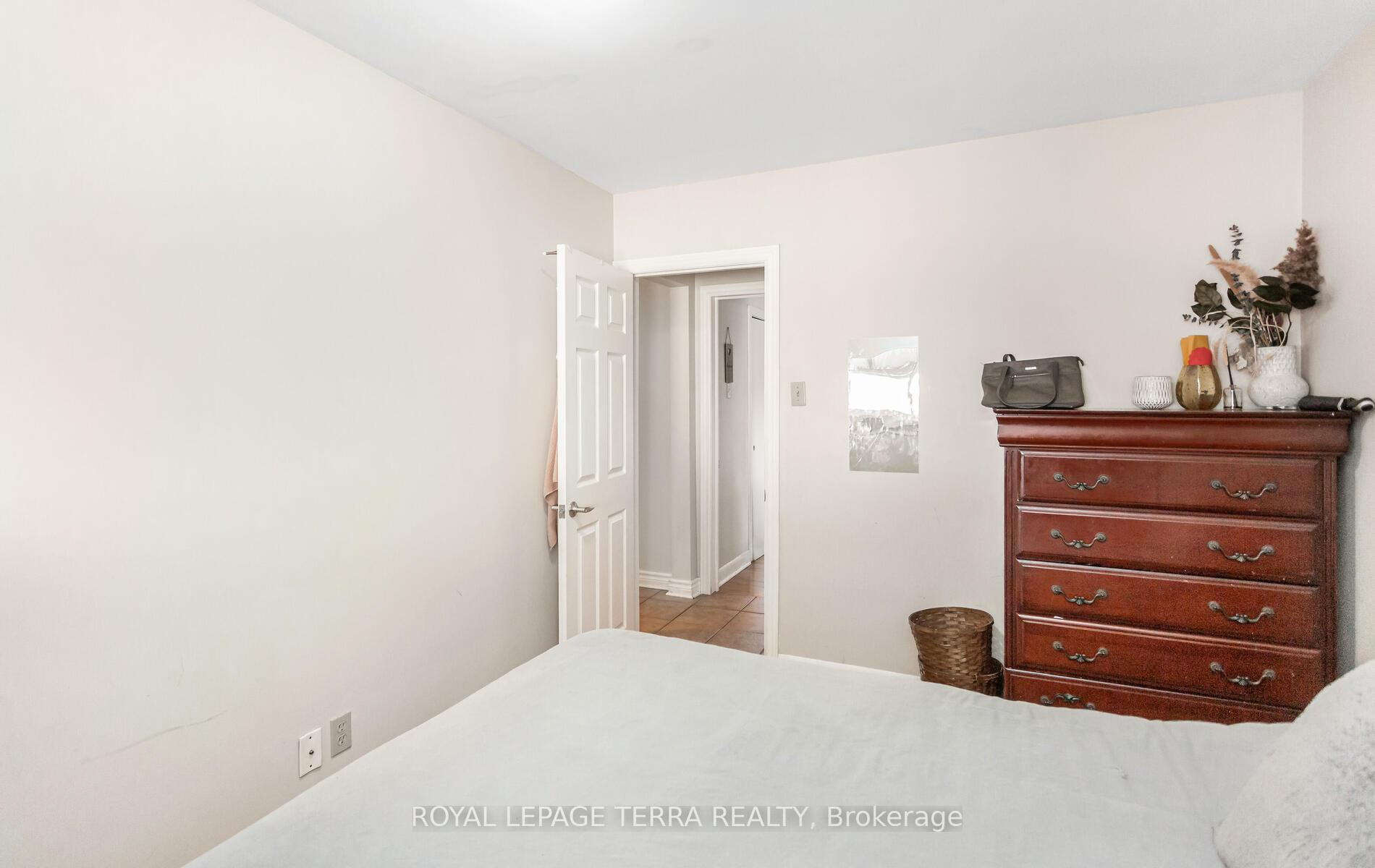 Photo 14 of 6267 Montrose Road, Niagara Falls, West Wood — HOMEH