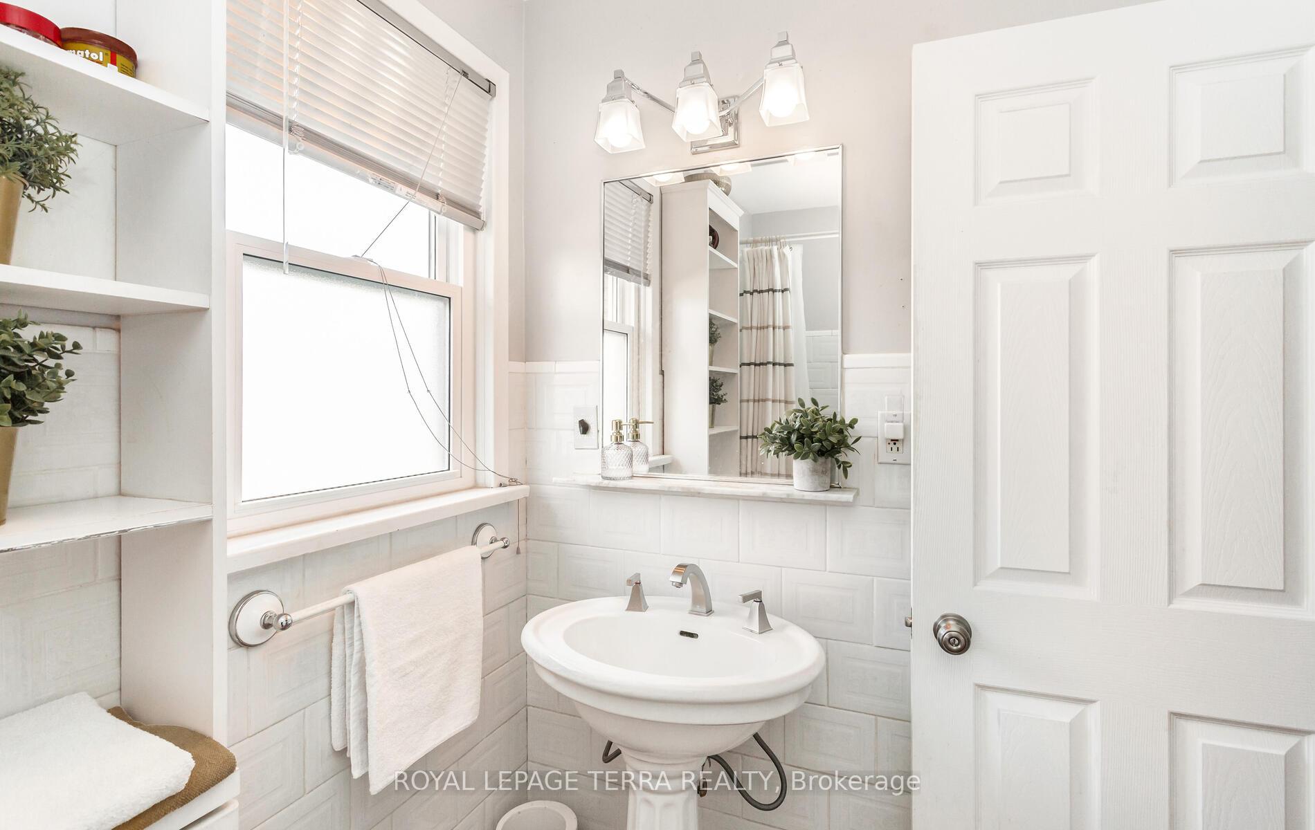 Photo 17 of 6267 Montrose Road, Niagara Falls, West Wood — HOMEH