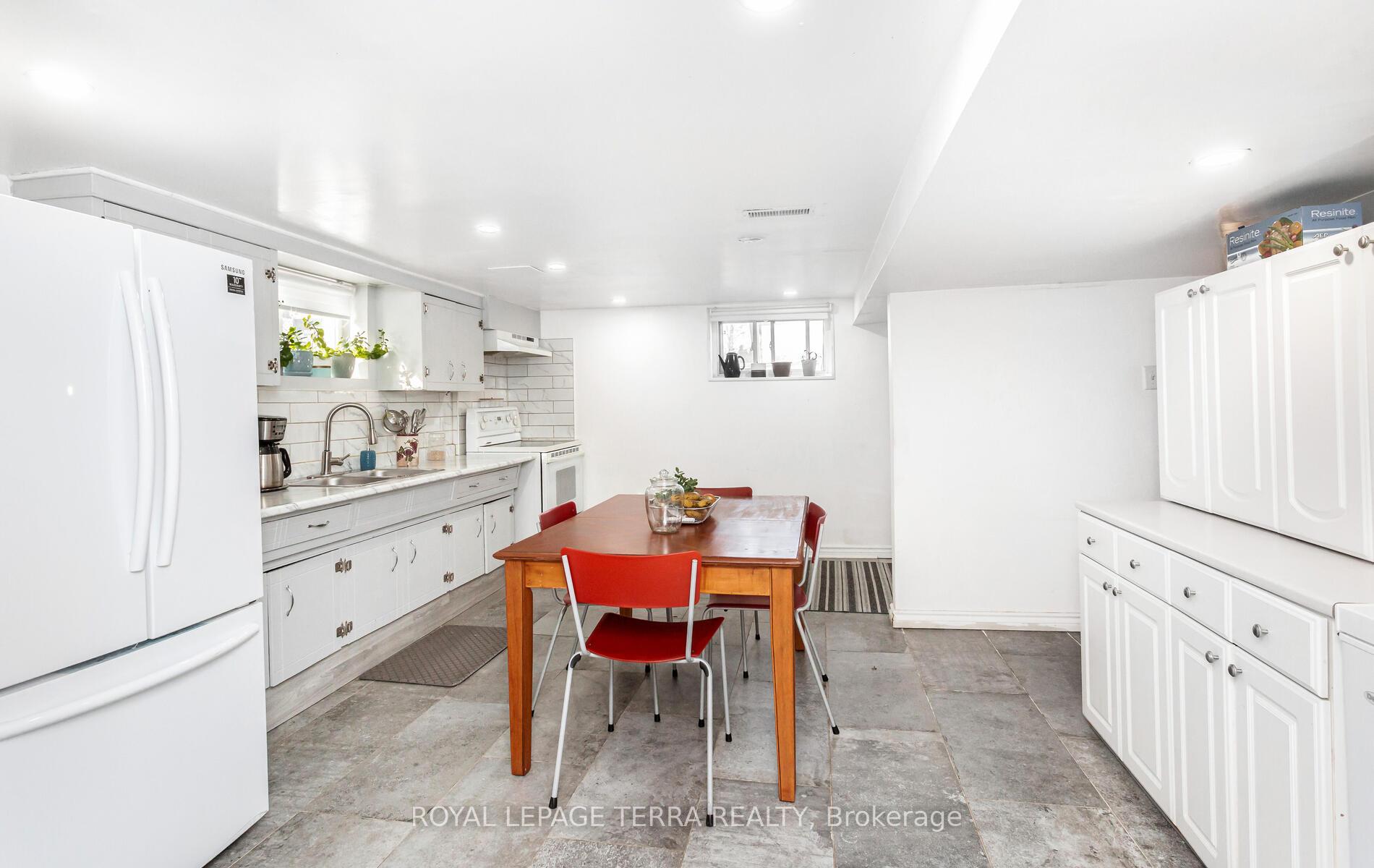 Photo 22 of 6267 Montrose Road, Niagara Falls, West Wood — HOMEH